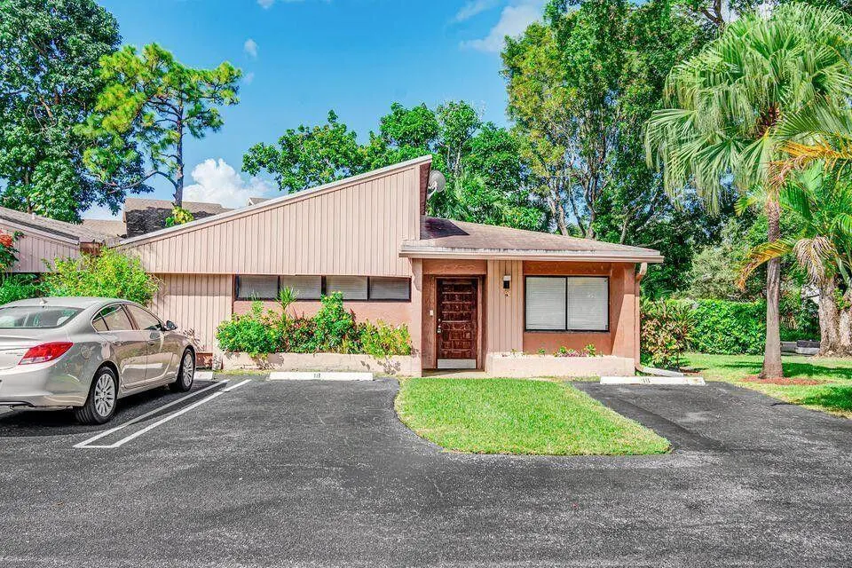 166 Sparrow Drive, #1b
