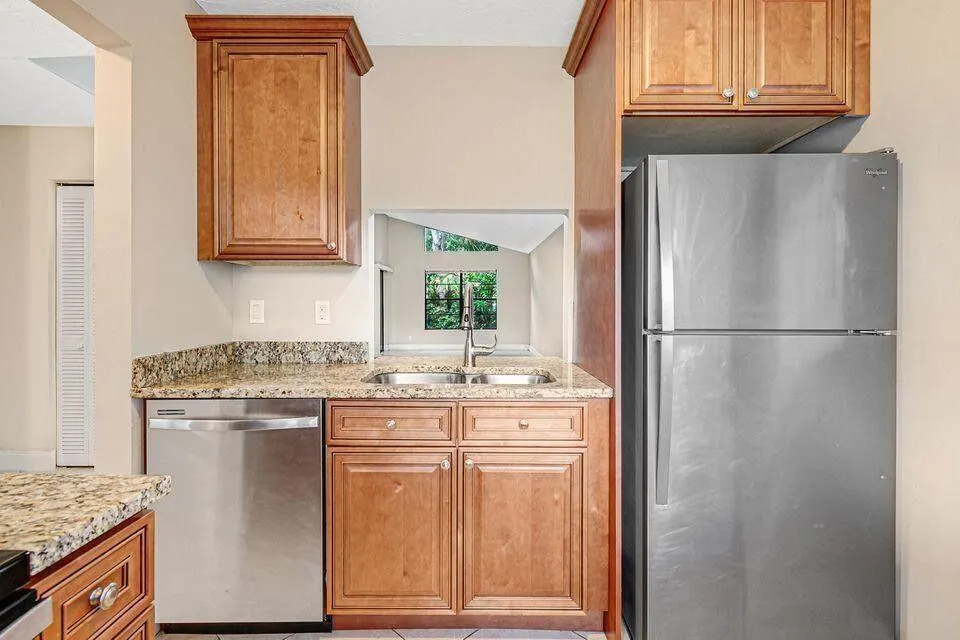 166 Sparrow Drive, #1b