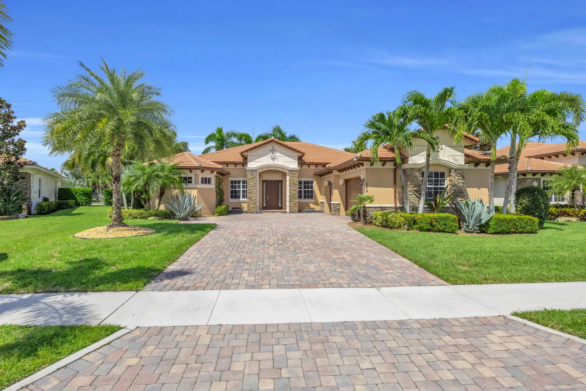324 Rudder Cay Way