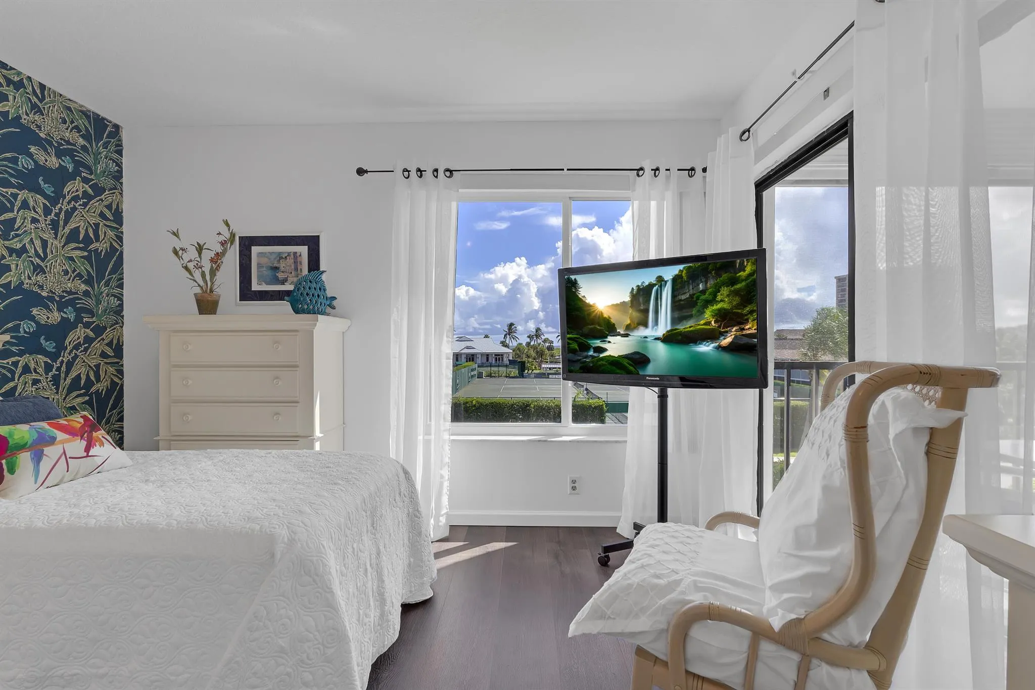 2400 S Ocean Drive, #7136
