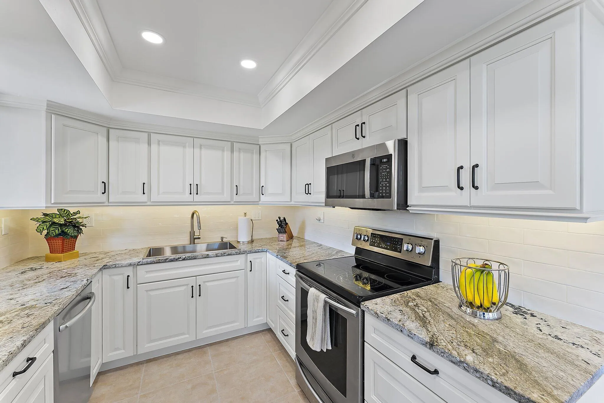 123 Lakeshore Drive, #143