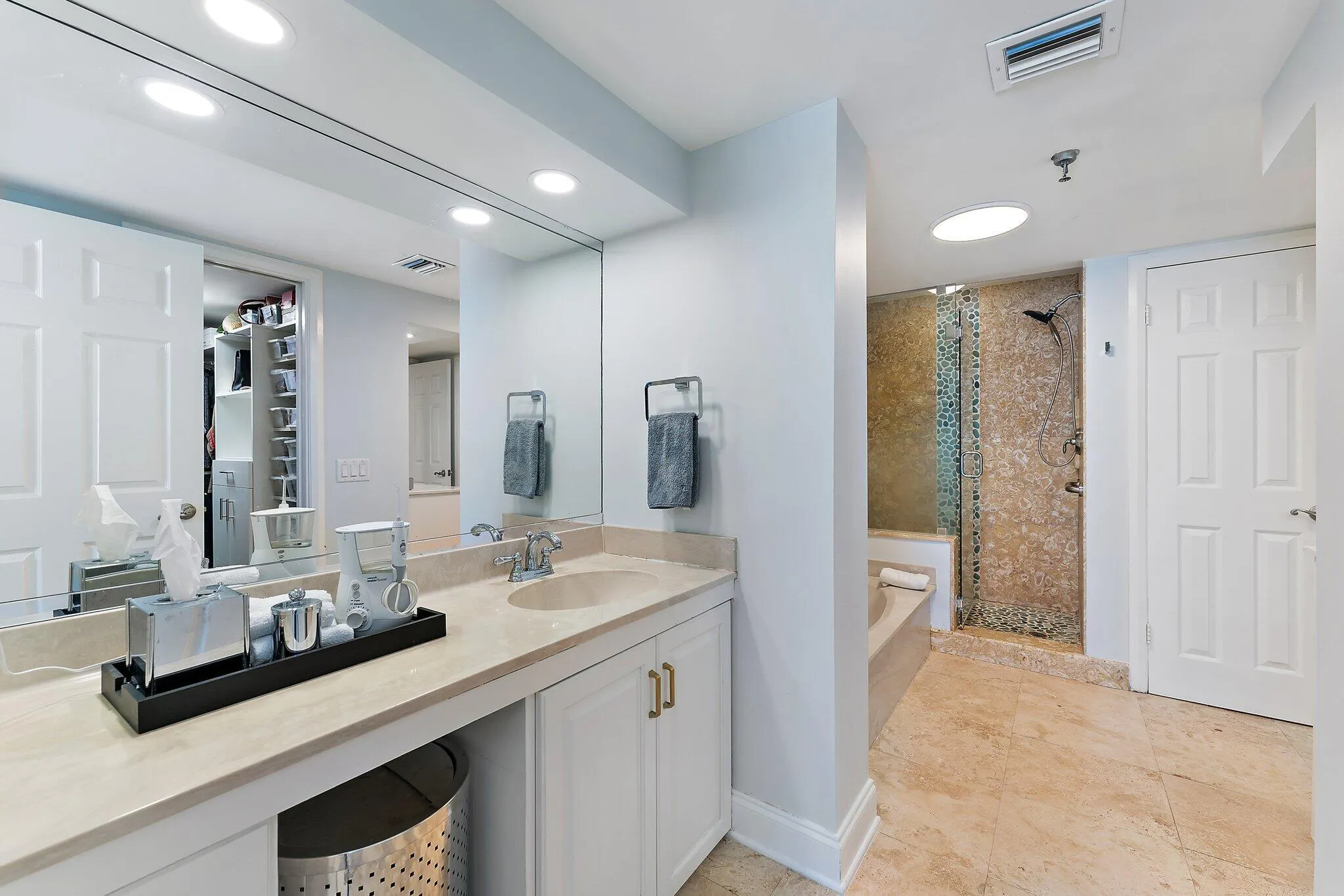 123 Lakeshore Drive, #143
