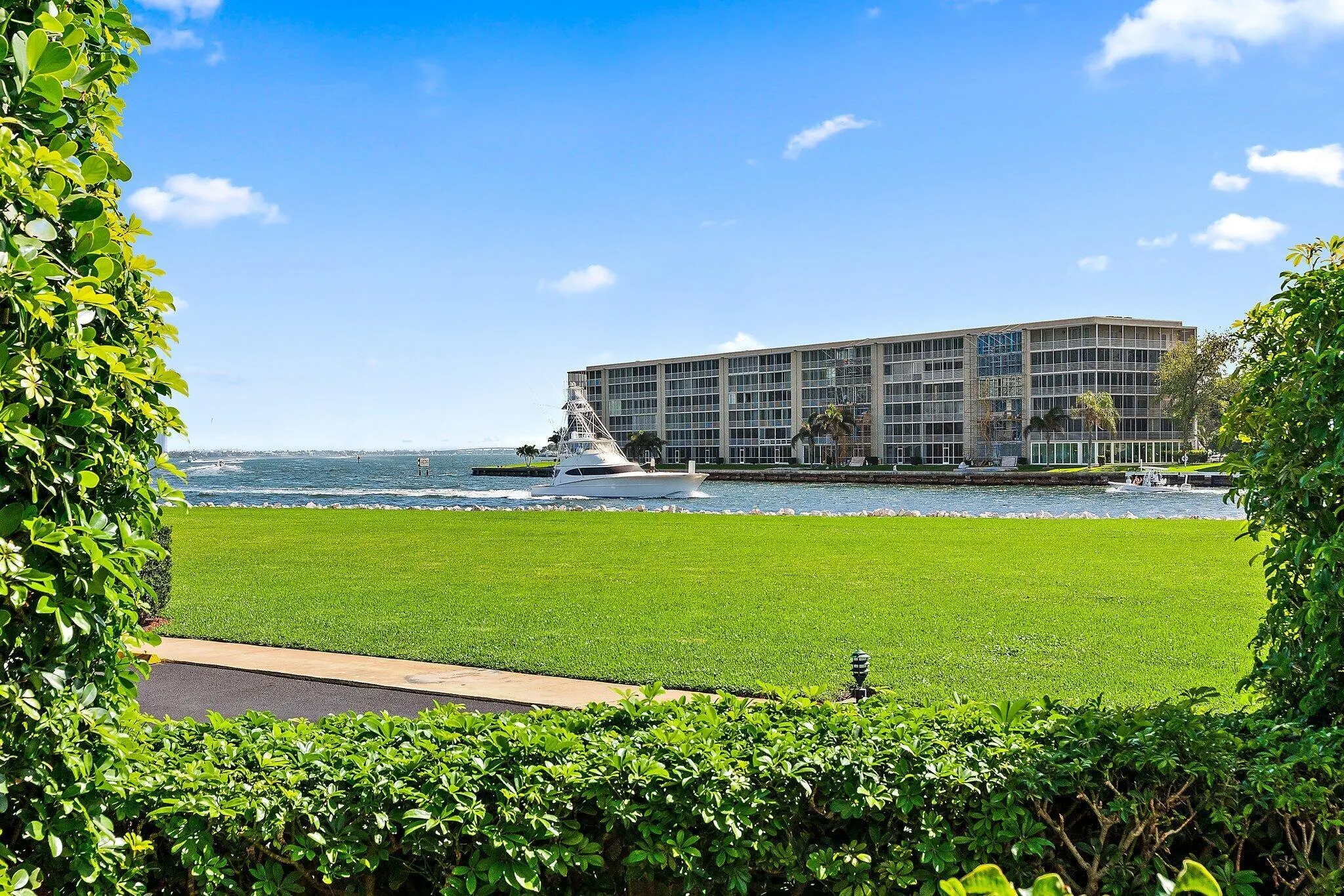 123 Lakeshore Drive, #143