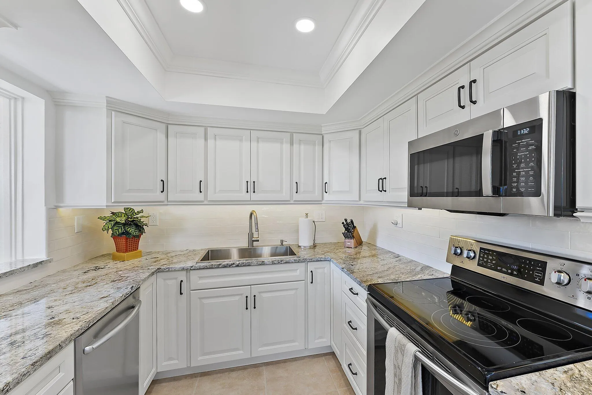 123 Lakeshore Drive, #143
