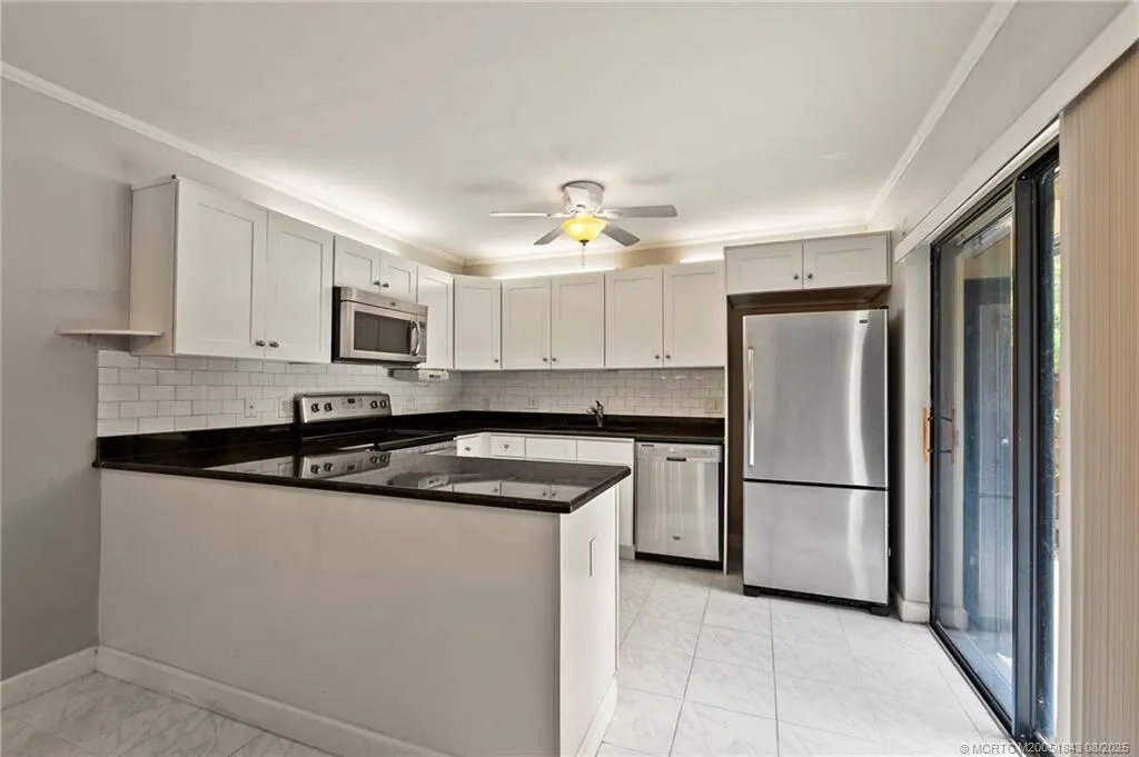 6143 SE Windsong Lane, #1025