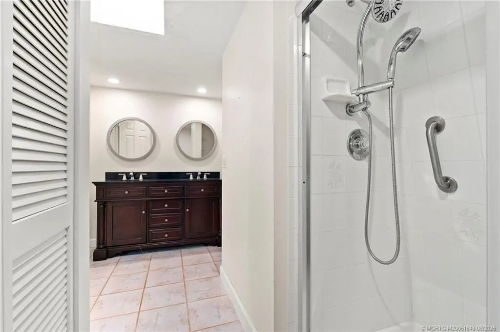 6143 SE Windsong Lane, #1025
