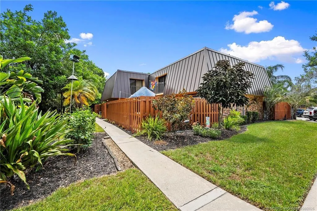 6143 SE Windsong Lane, #1025