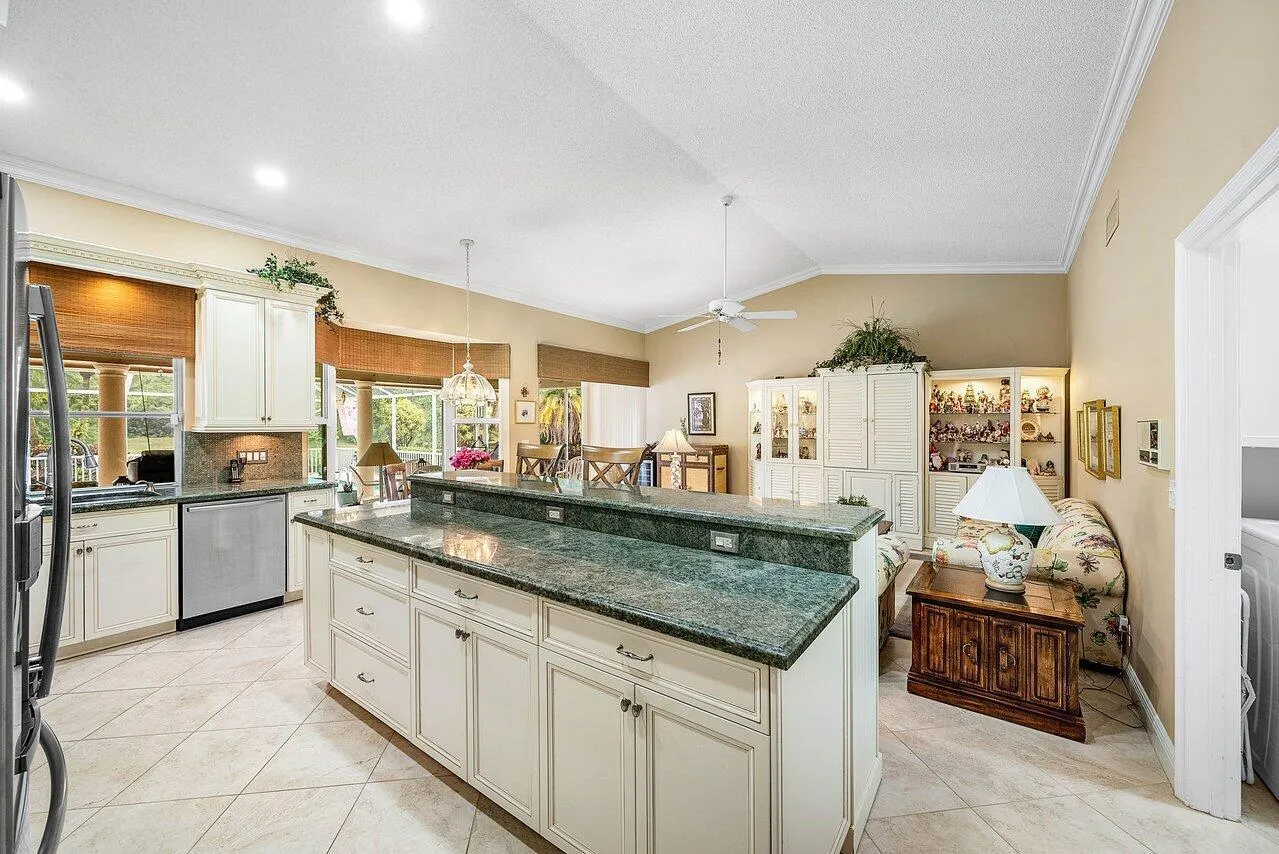 11834 Island Lakes Lane