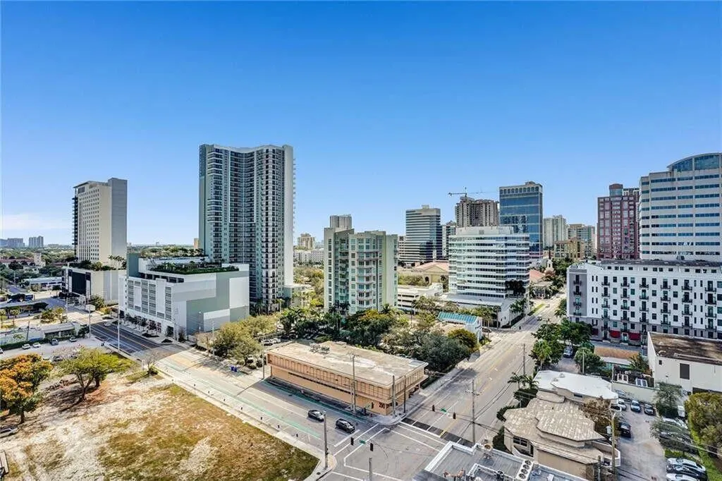 315 NE 3rd Avenue, #1105