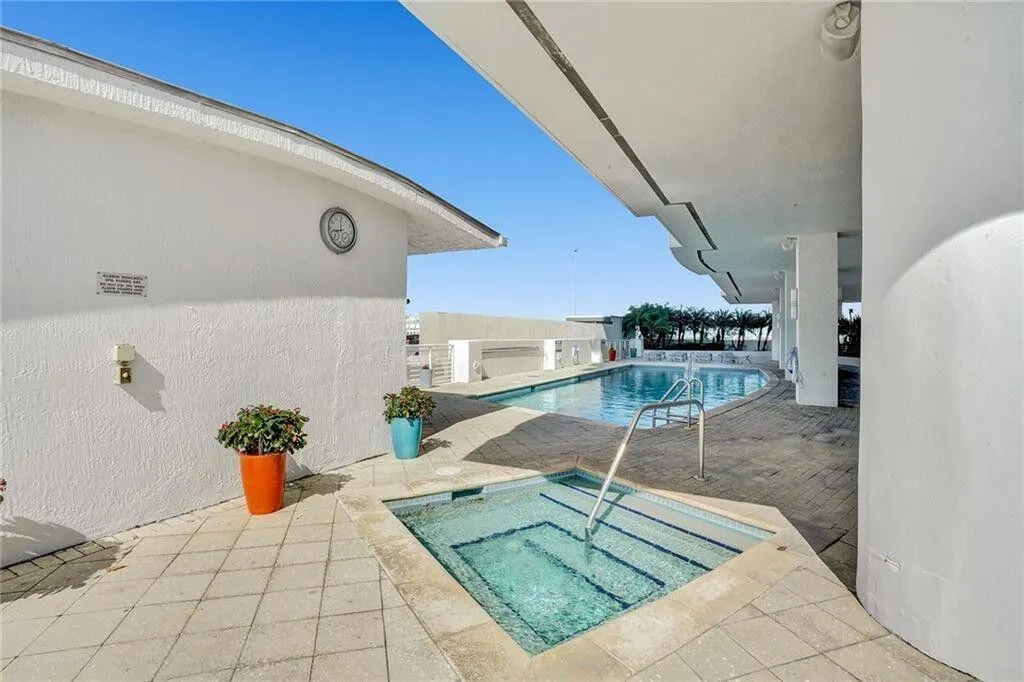 315 NE 3rd Avenue, #1105
