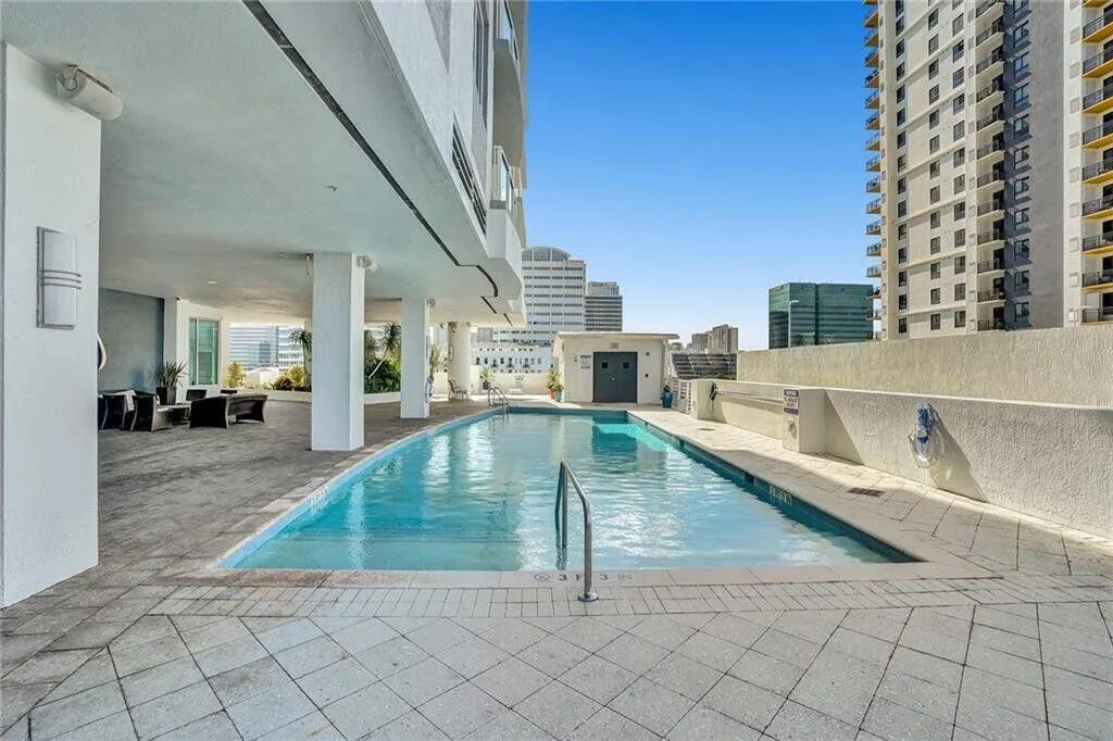315 NE 3rd Avenue, #1105