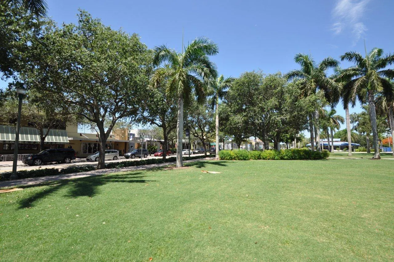 71 NW 4th Avenue