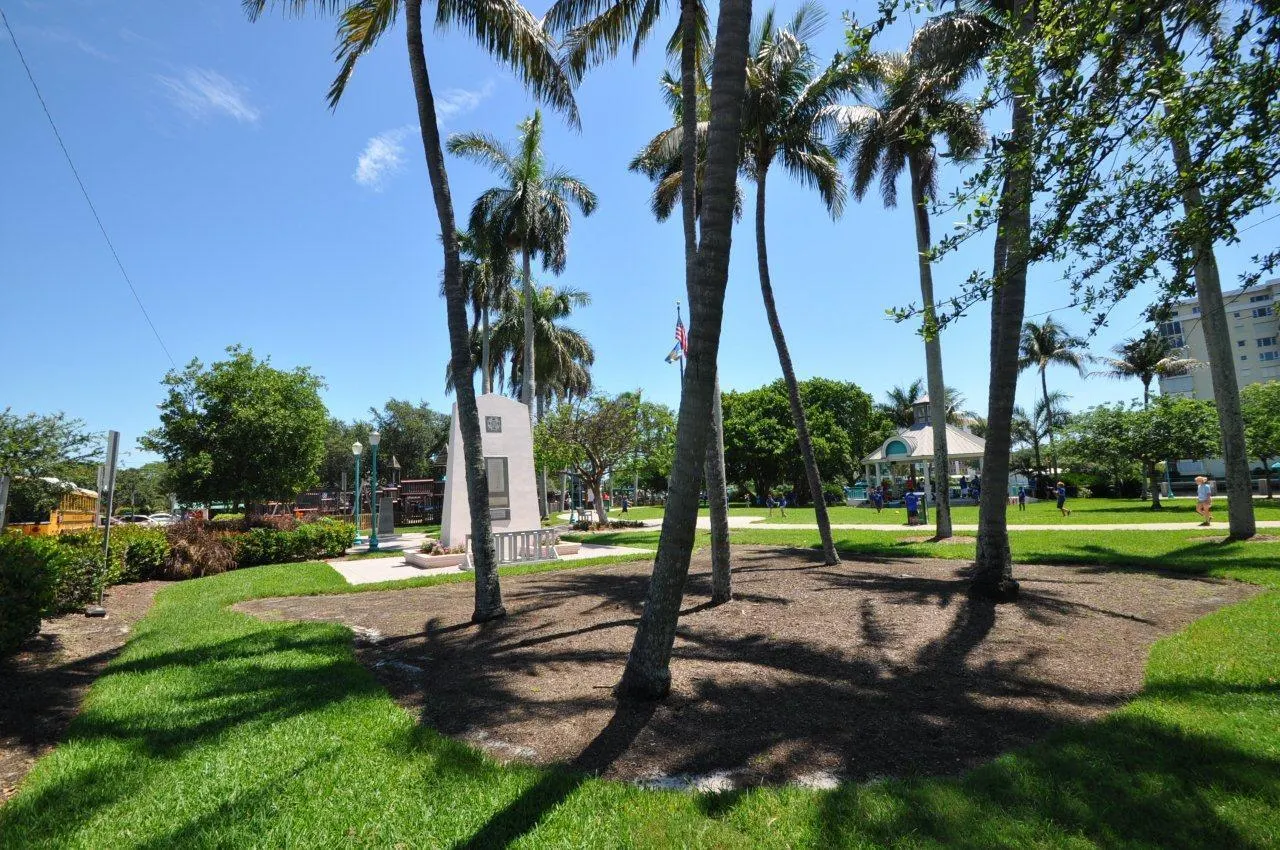 71 NW 4th Avenue