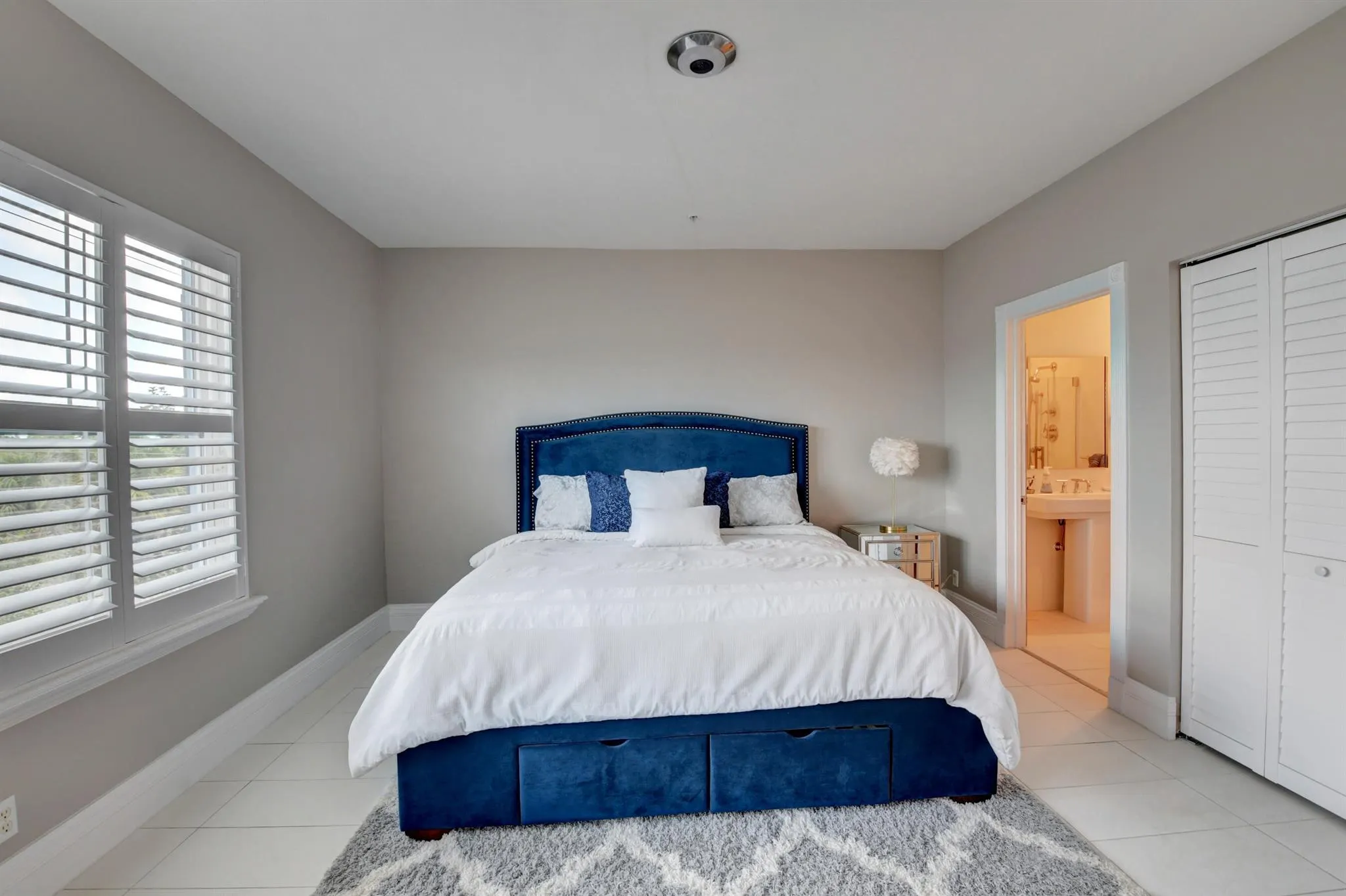71 NW 4th Avenue
