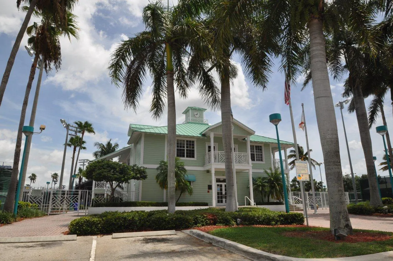 71 NW 4th Avenue