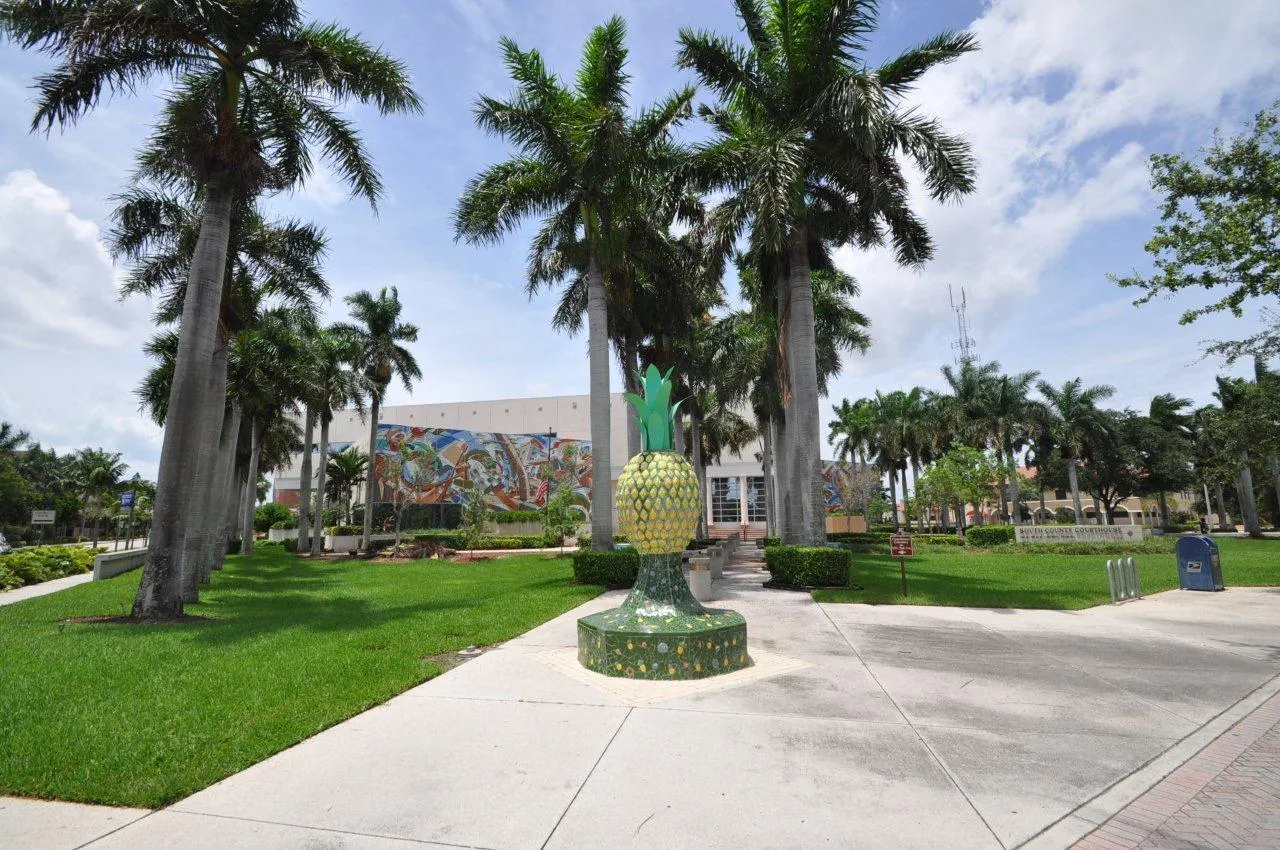 71 NW 4th Avenue