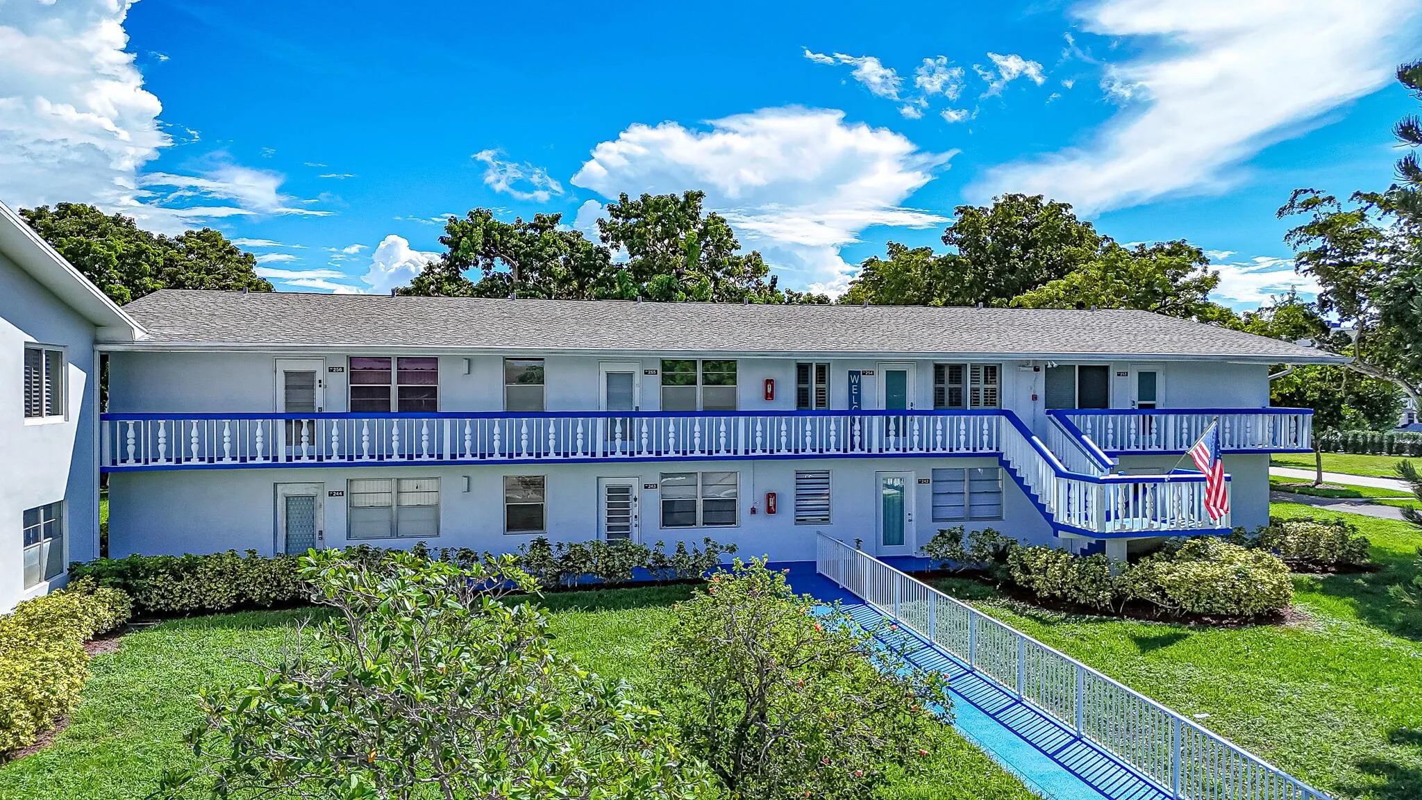 241 Markham L