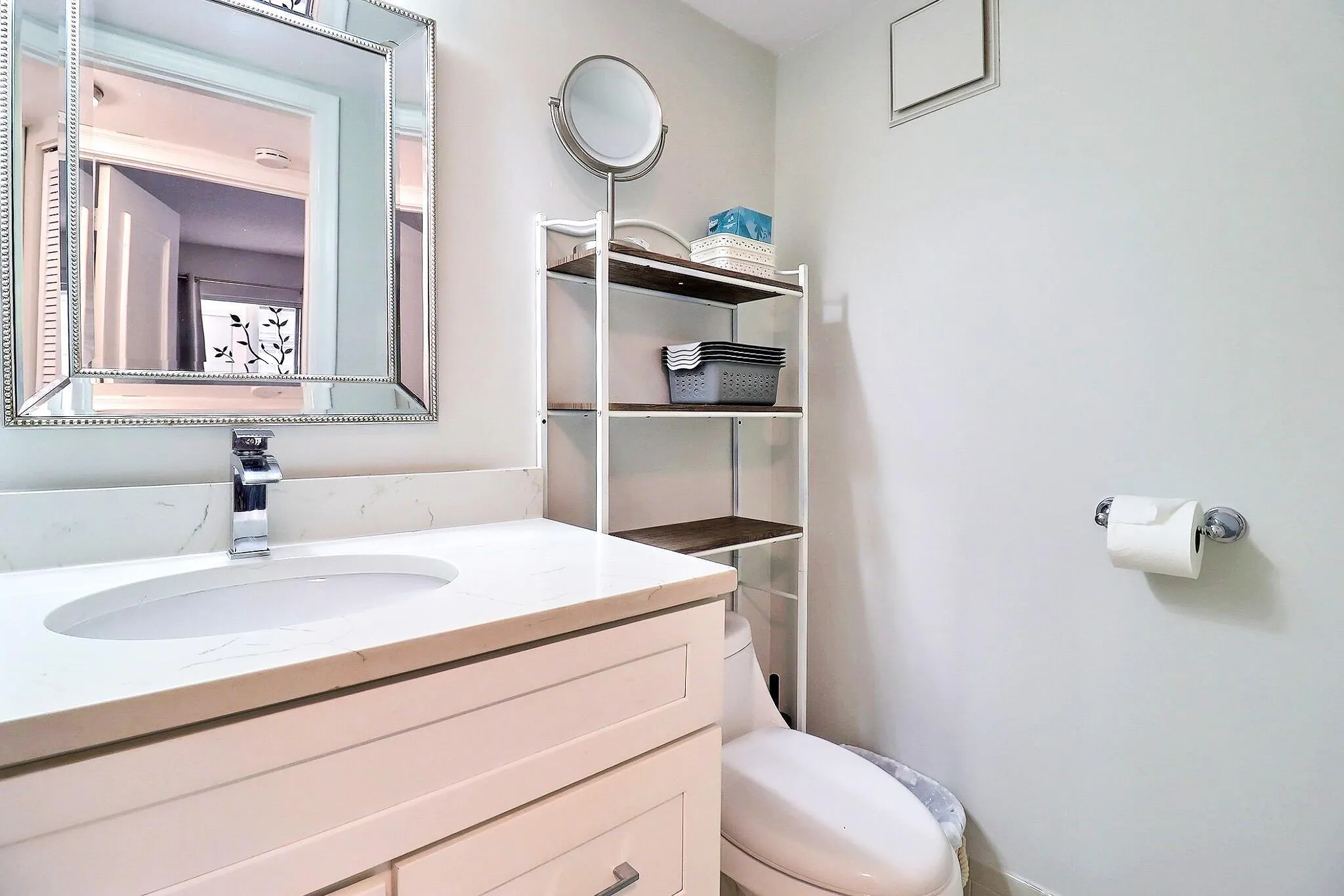 241 Markham L