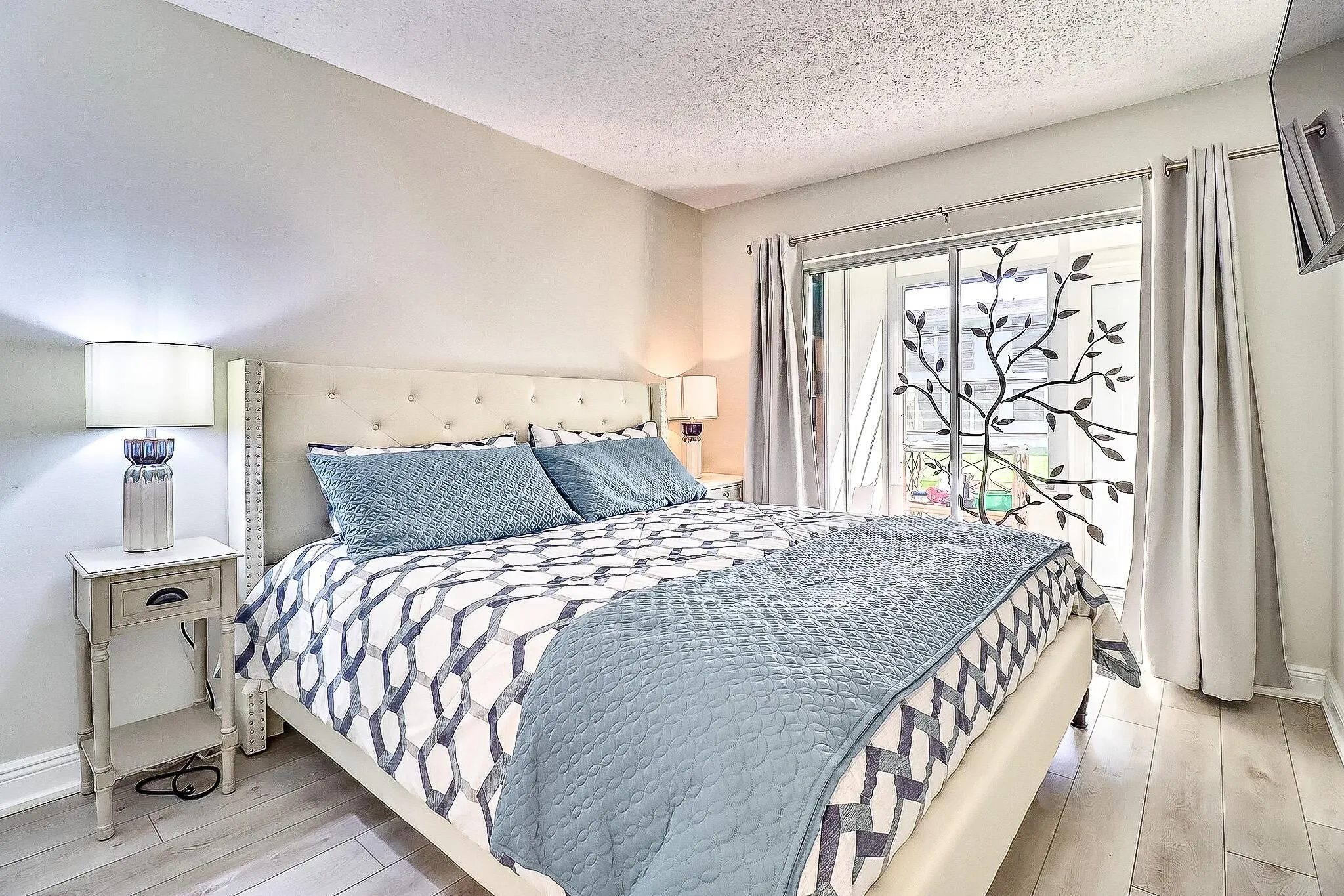 241 Markham L