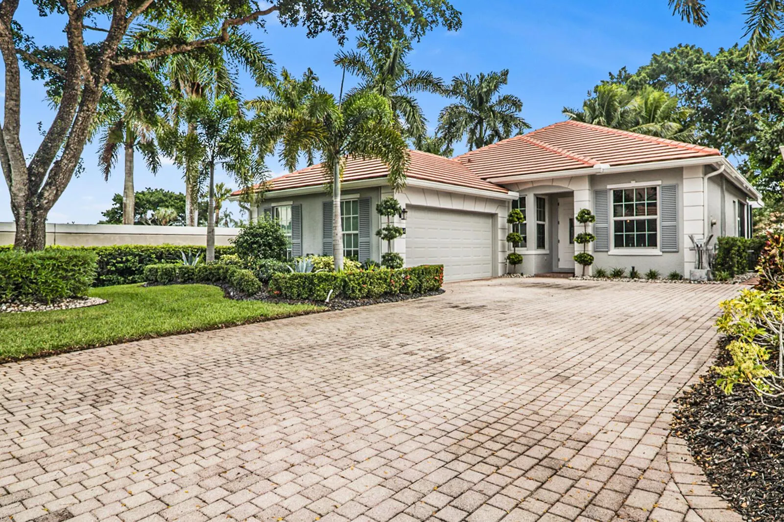 8384 Heritage Club Drive