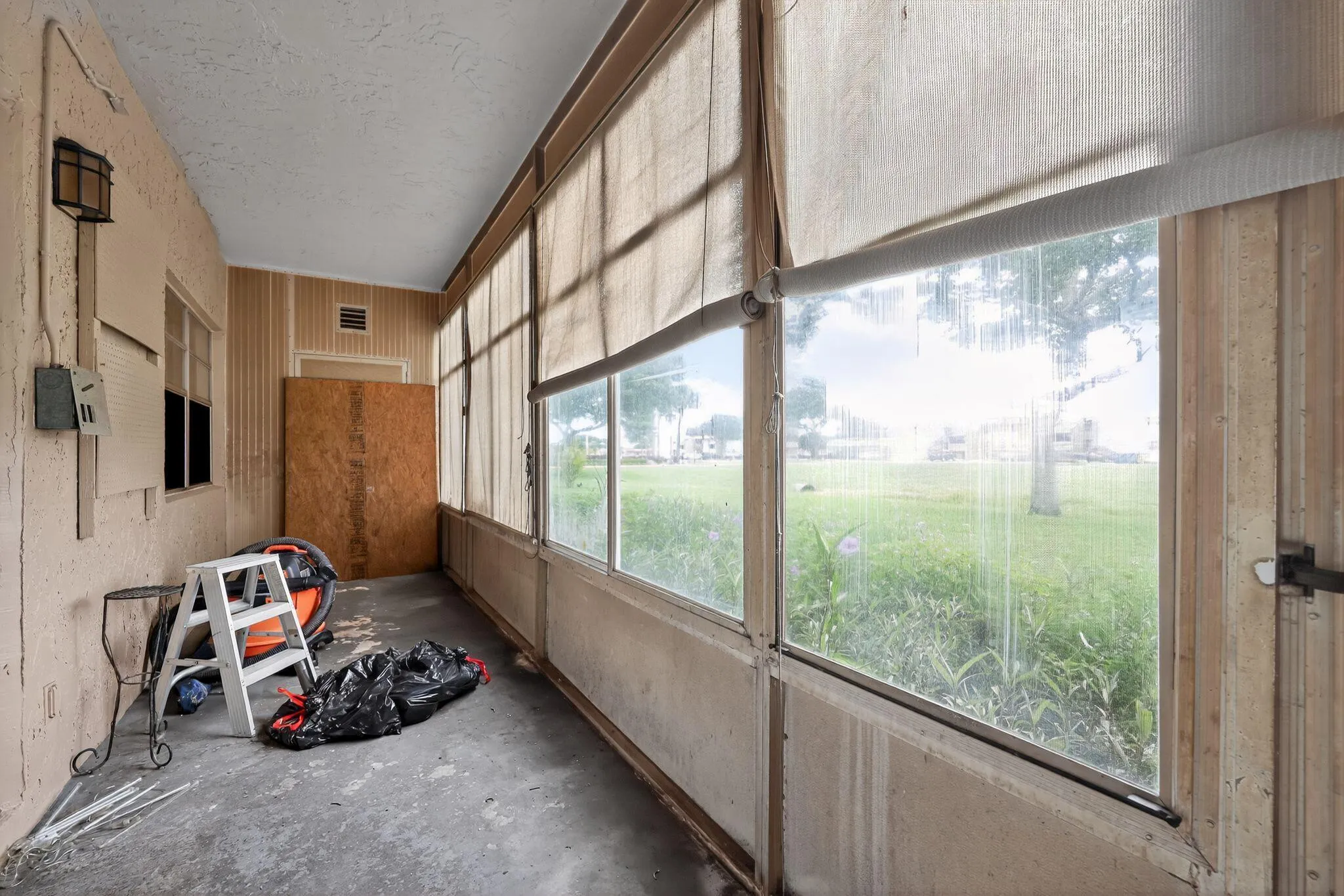 100 Lake Meryl Drive, #104