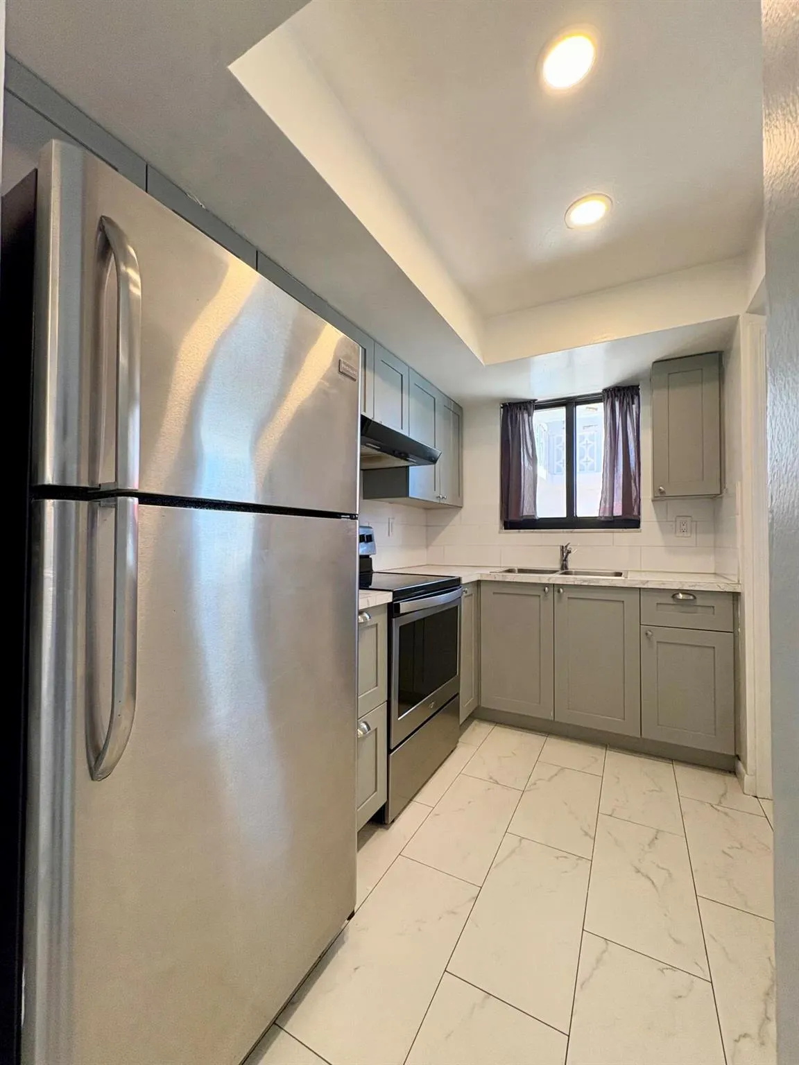 305 SE 9th Avenue, #4