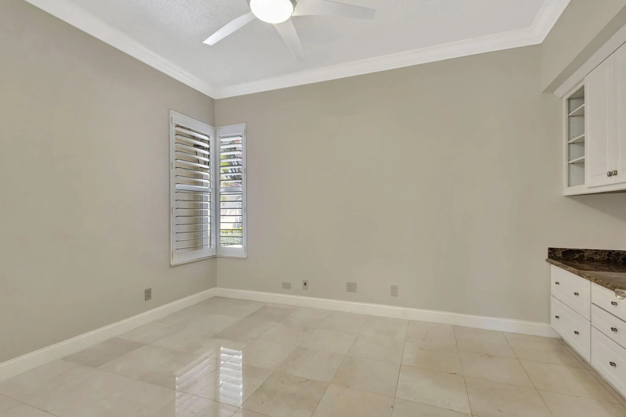 229 E Tall Oaks Circle