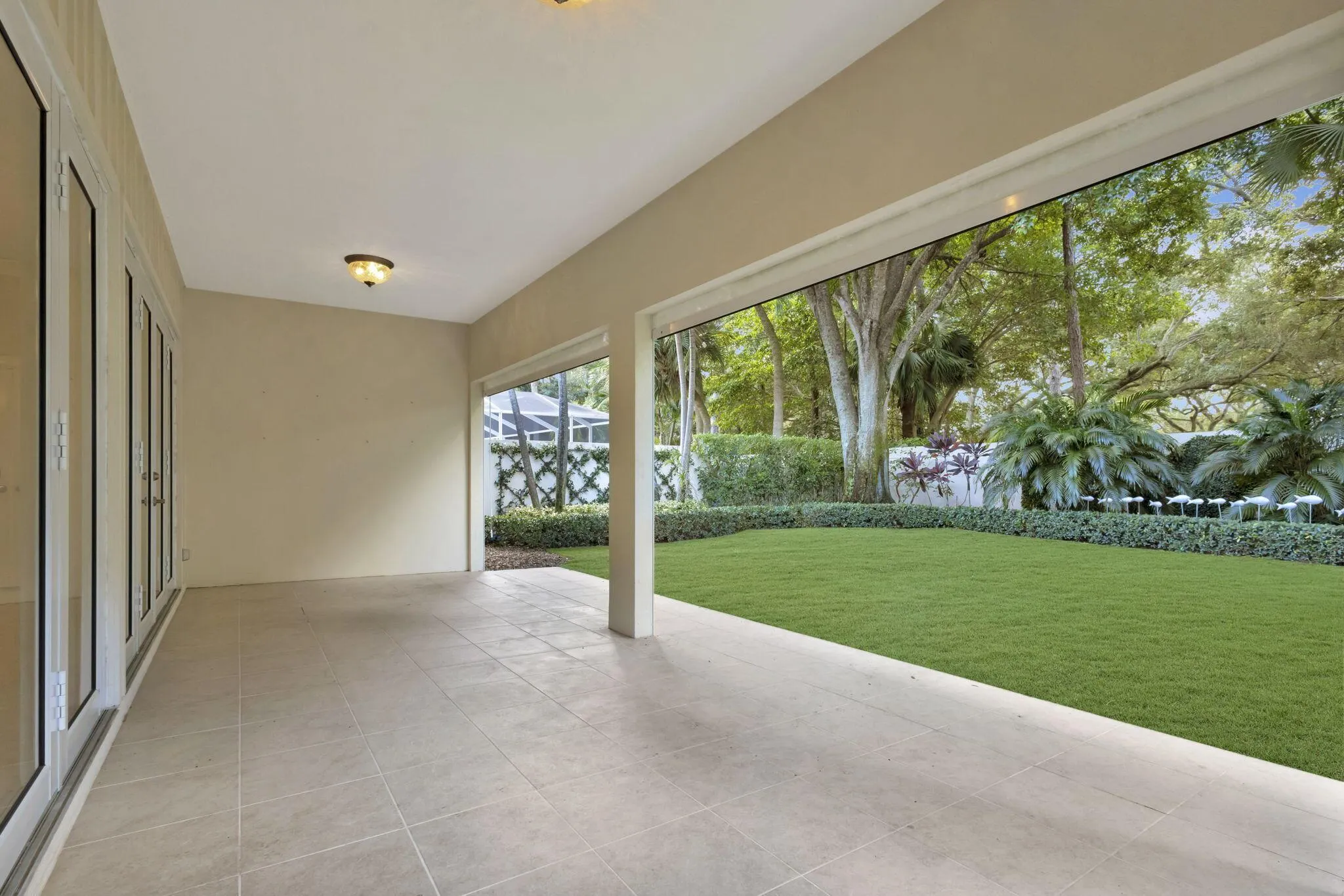 229 E Tall Oaks Circle