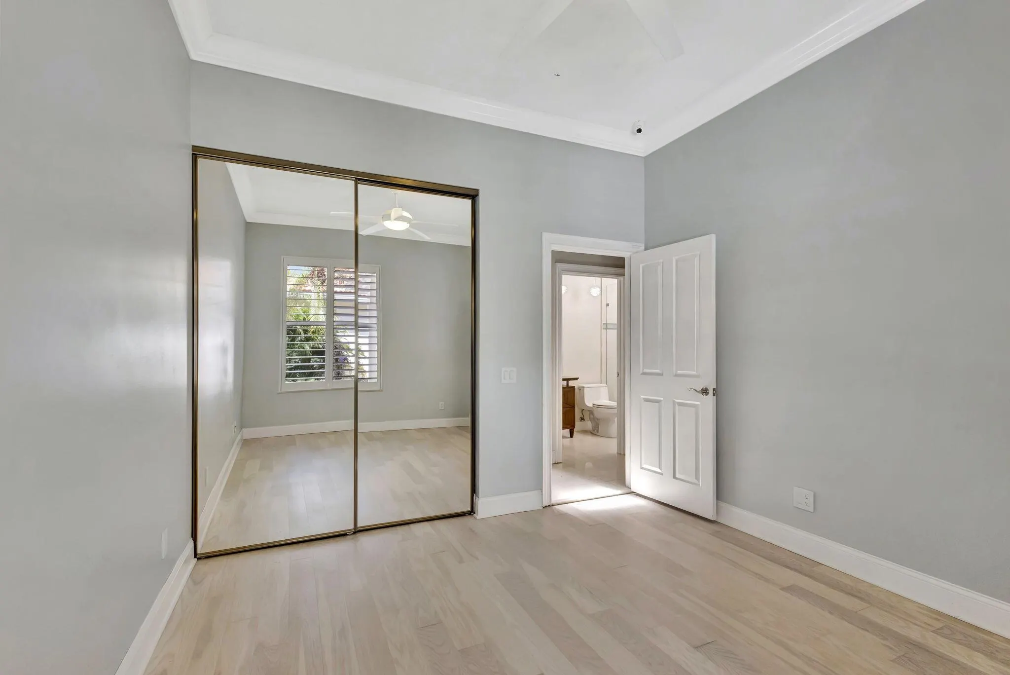 229 E Tall Oaks Circle