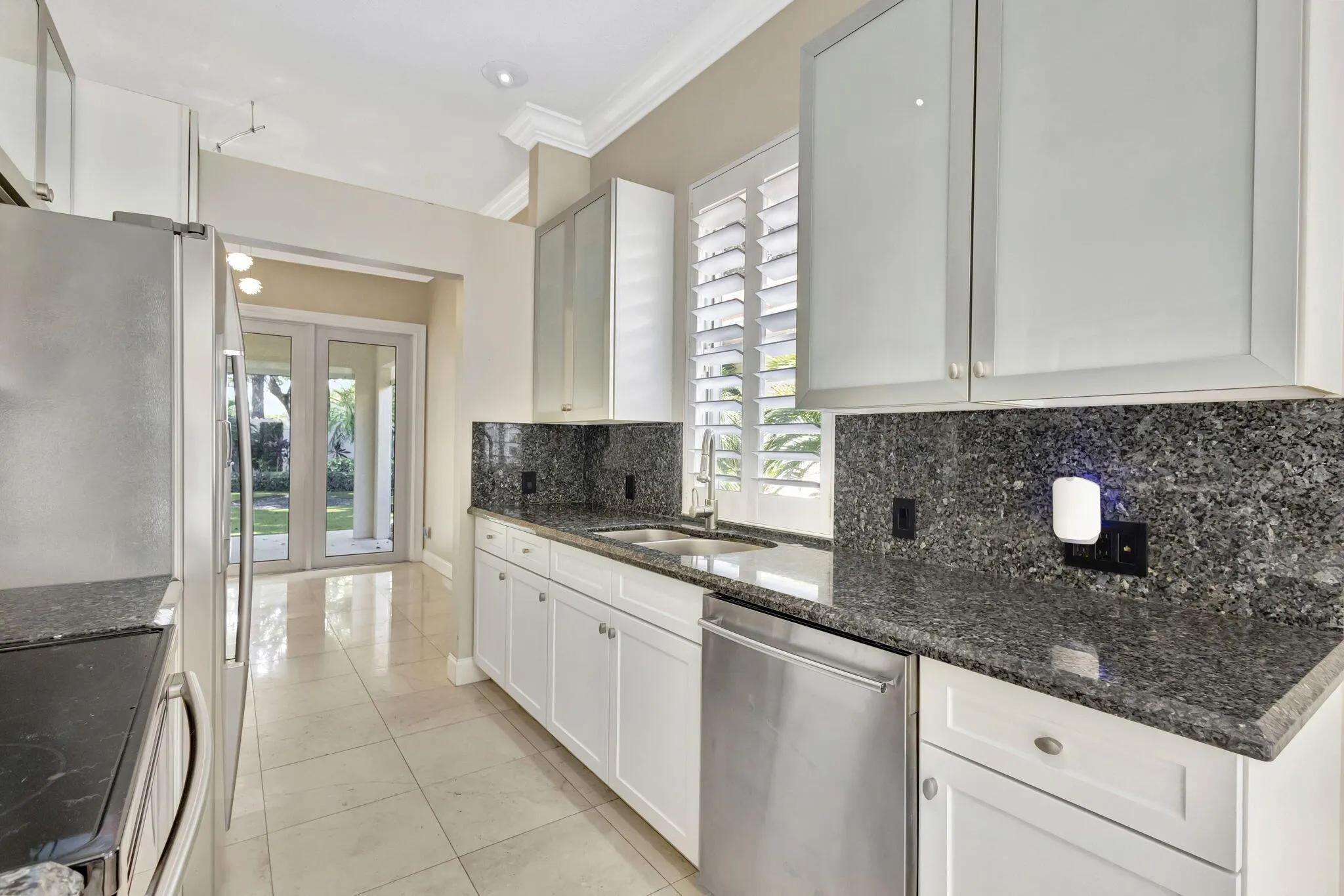 229 E Tall Oaks Circle