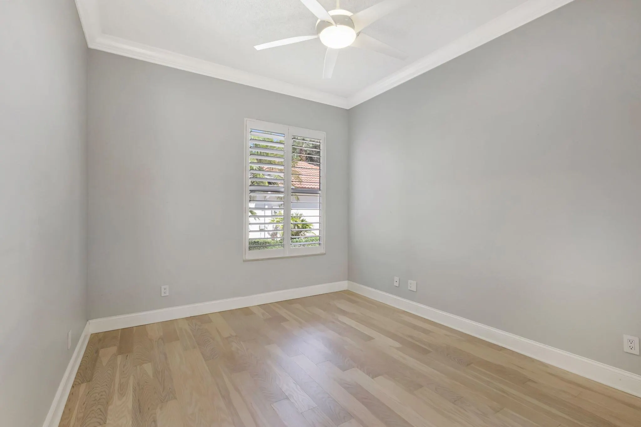 229 E Tall Oaks Circle