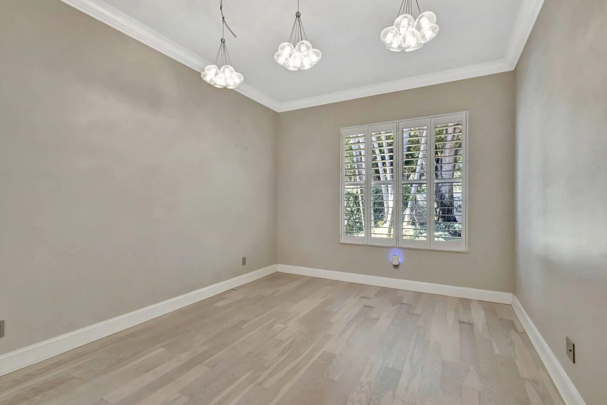 229 E Tall Oaks Circle