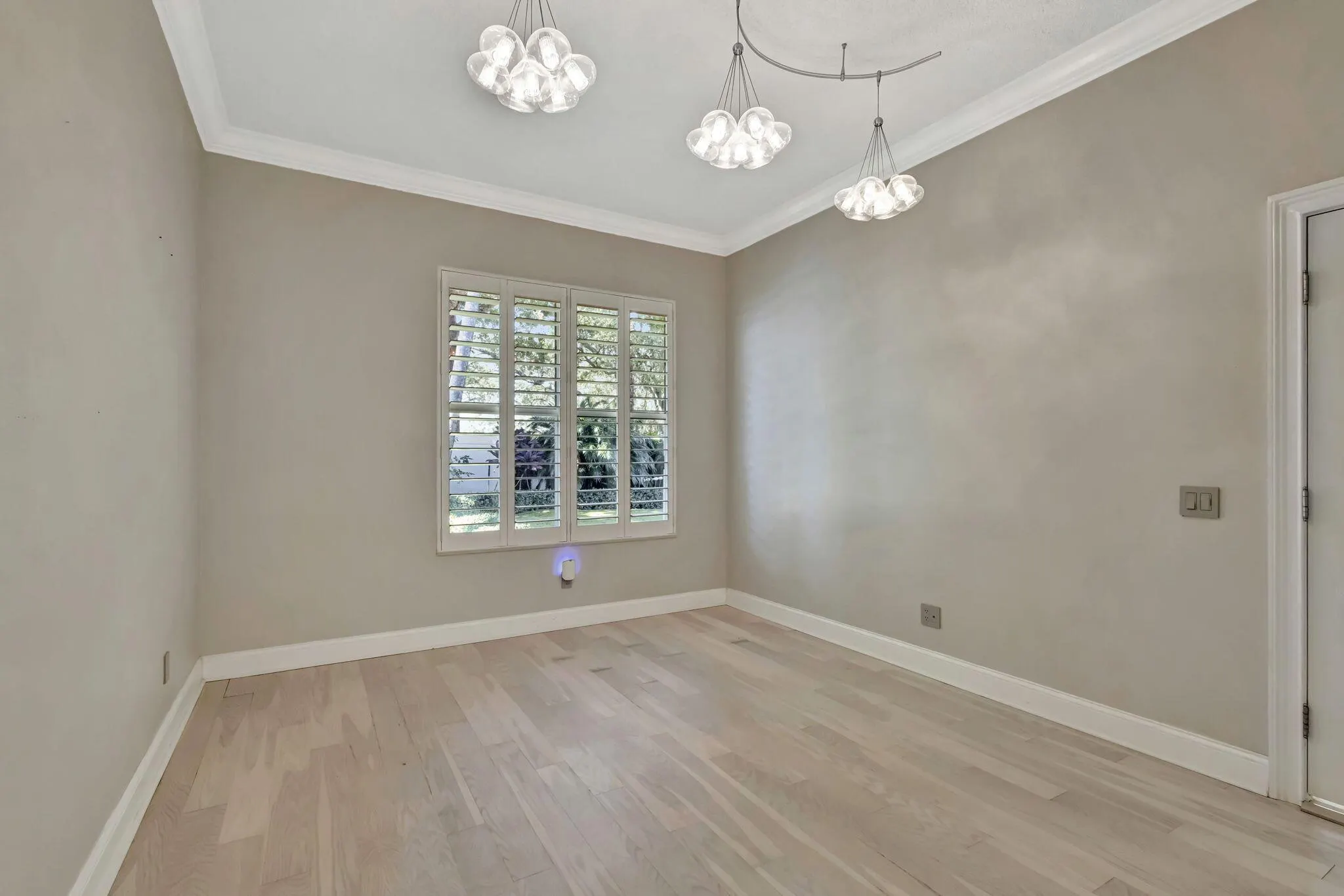 229 E Tall Oaks Circle