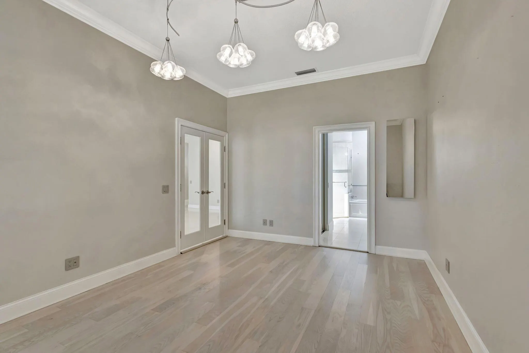 229 E Tall Oaks Circle