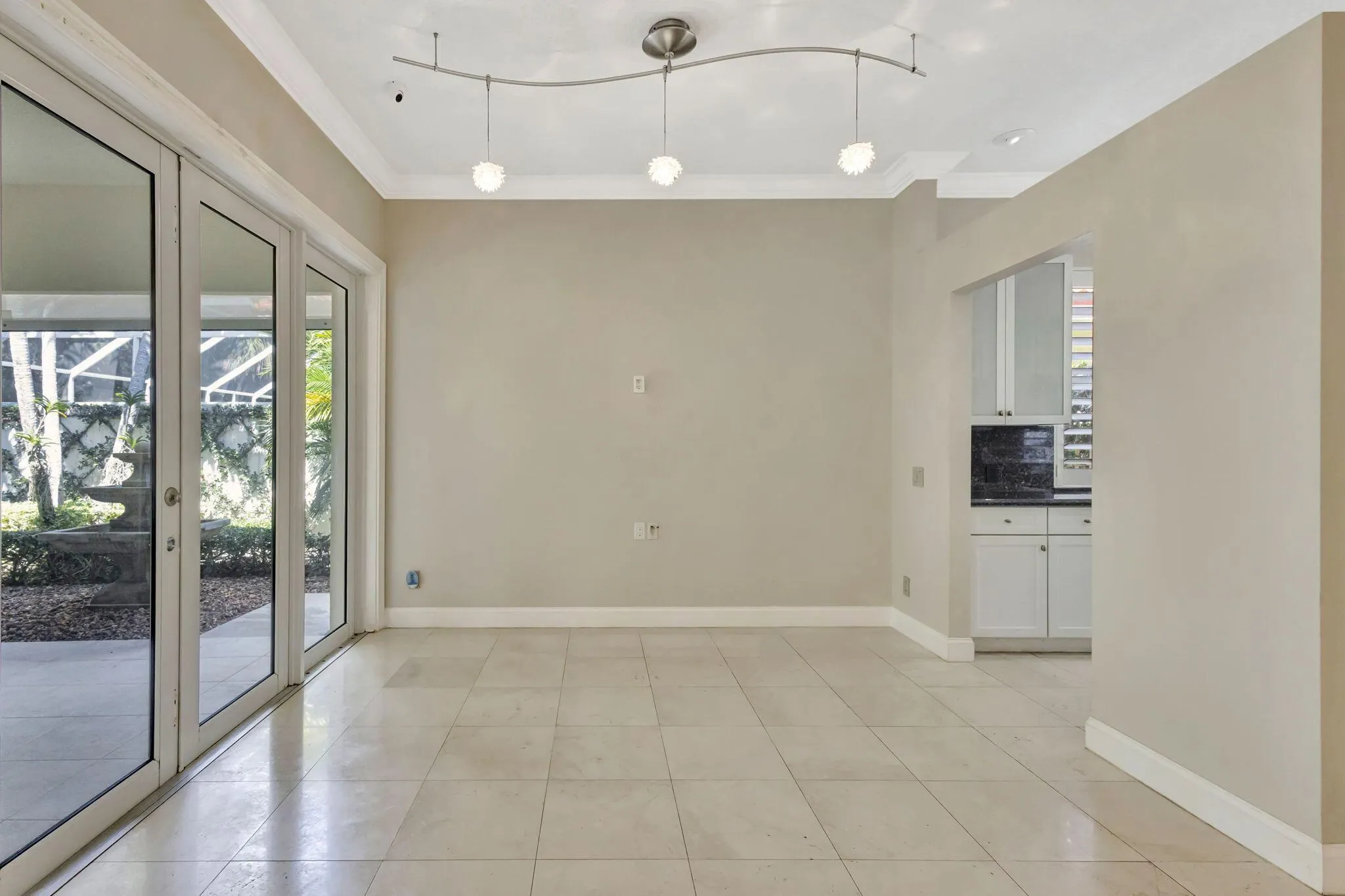 229 E Tall Oaks Circle