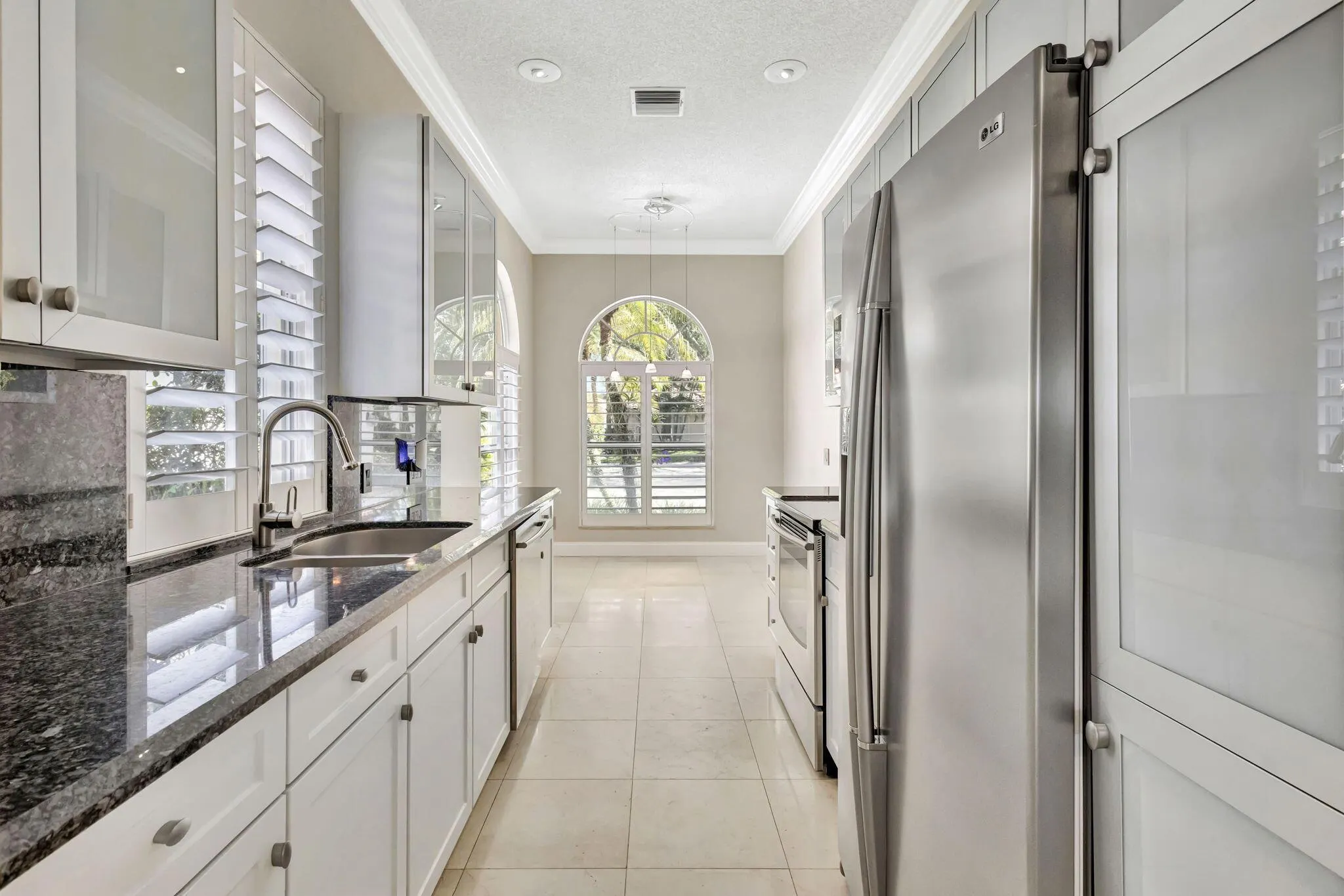 229 E Tall Oaks Circle