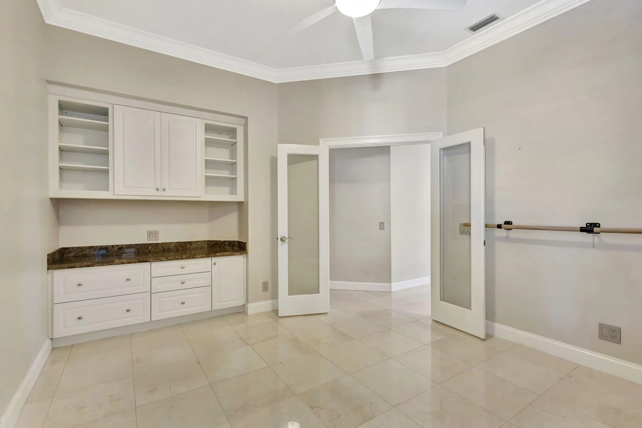 229 E Tall Oaks Circle