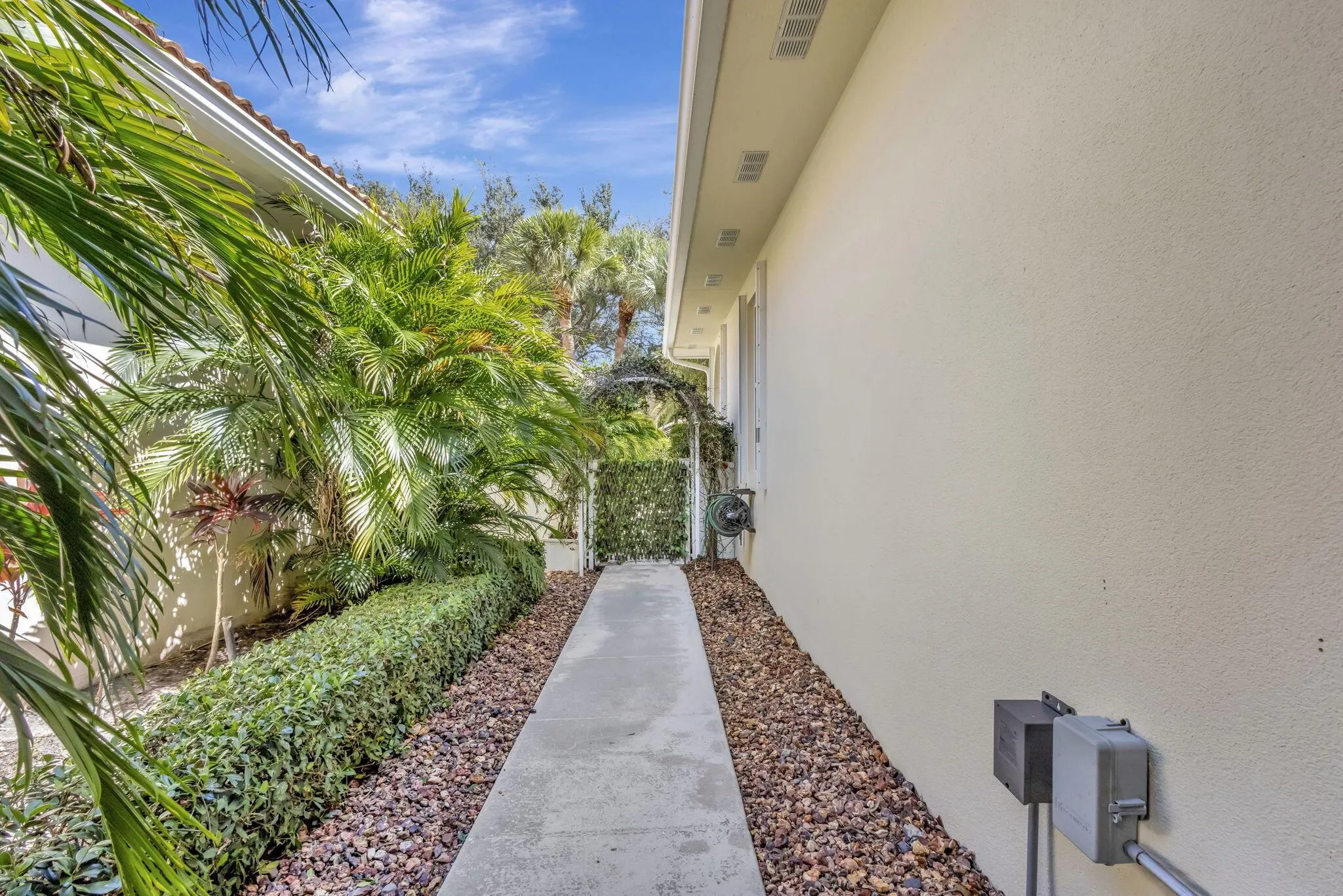 229 E Tall Oaks Circle
