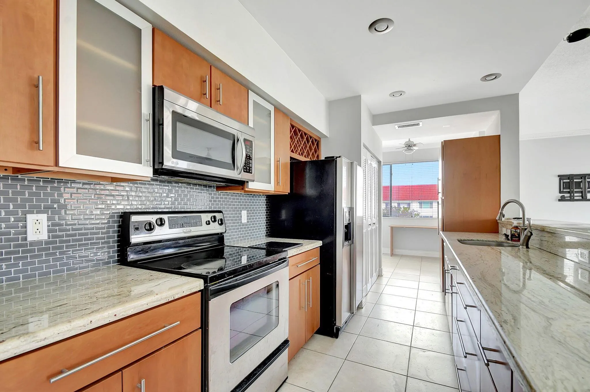 107 Half Moon Circle, #A3