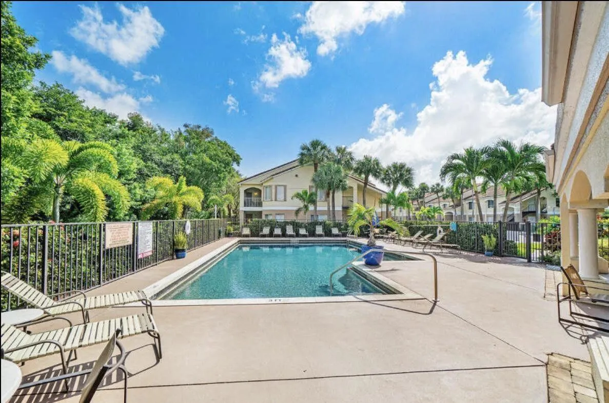 815 W Boynton Beach Boulevard, #3-103