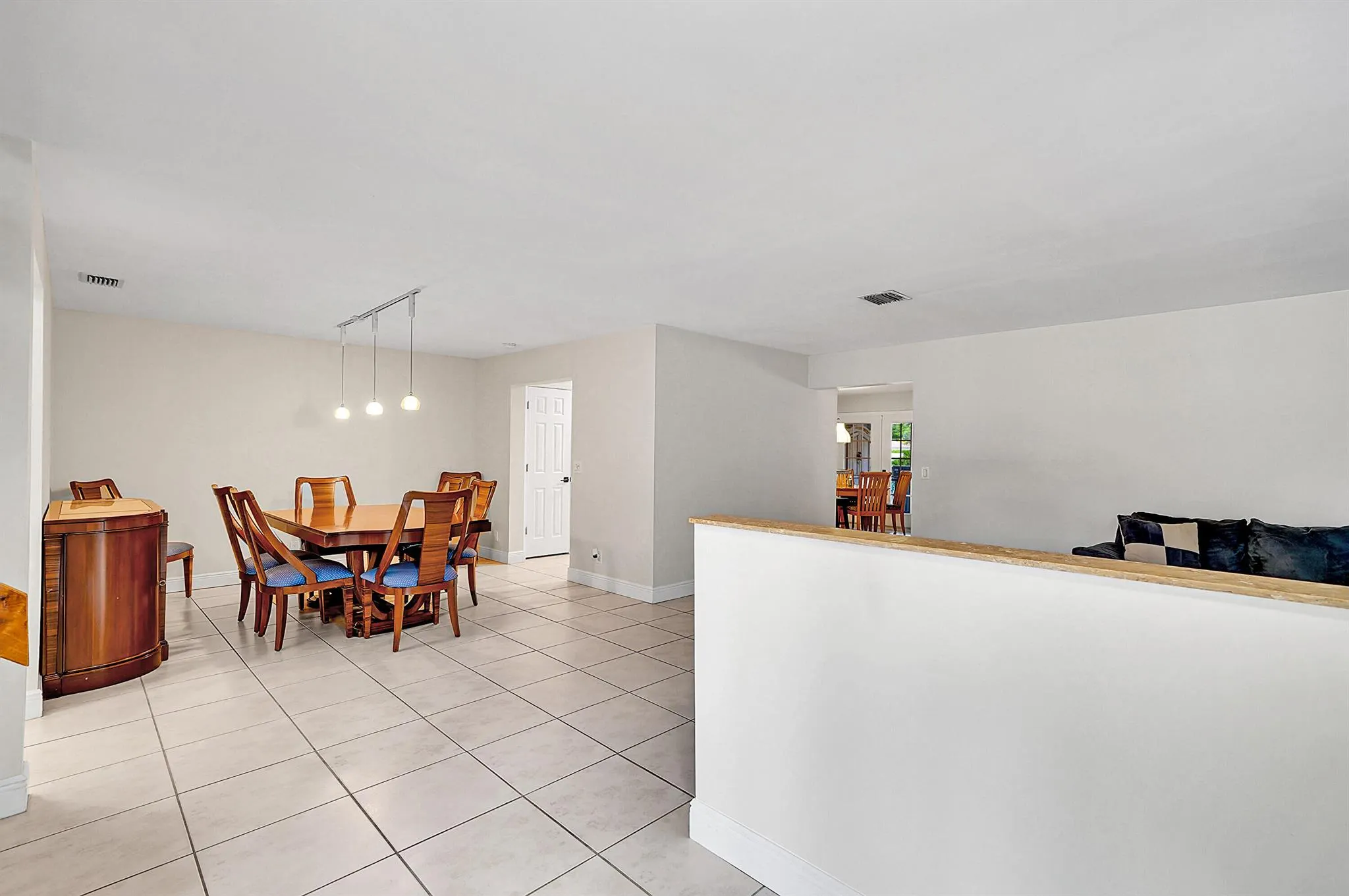 3335 Deer Creek Lake Shore Drive