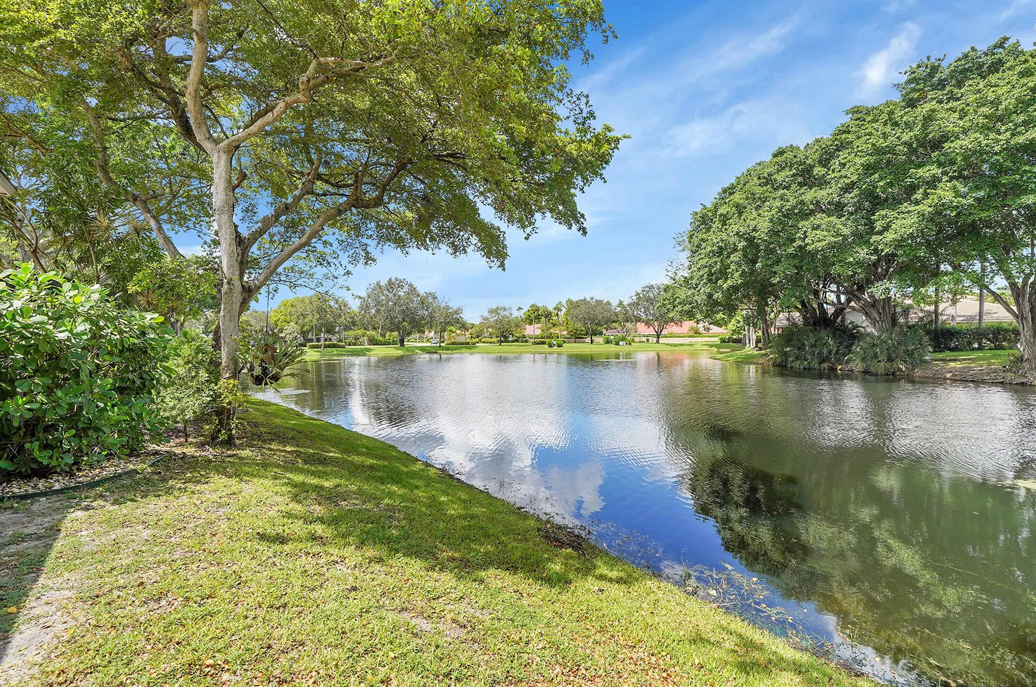 3335 Deer Creek Lake Shore Drive