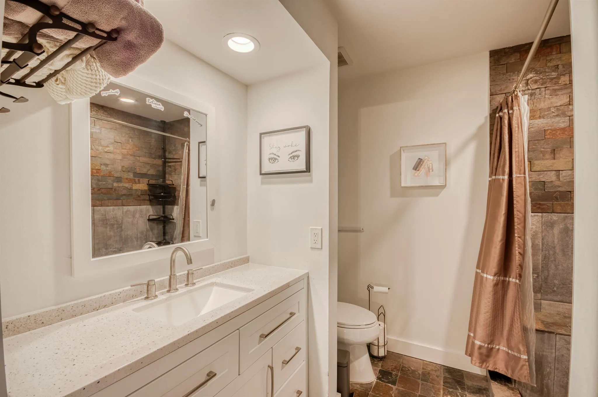 24 Lexington Lane W, #B