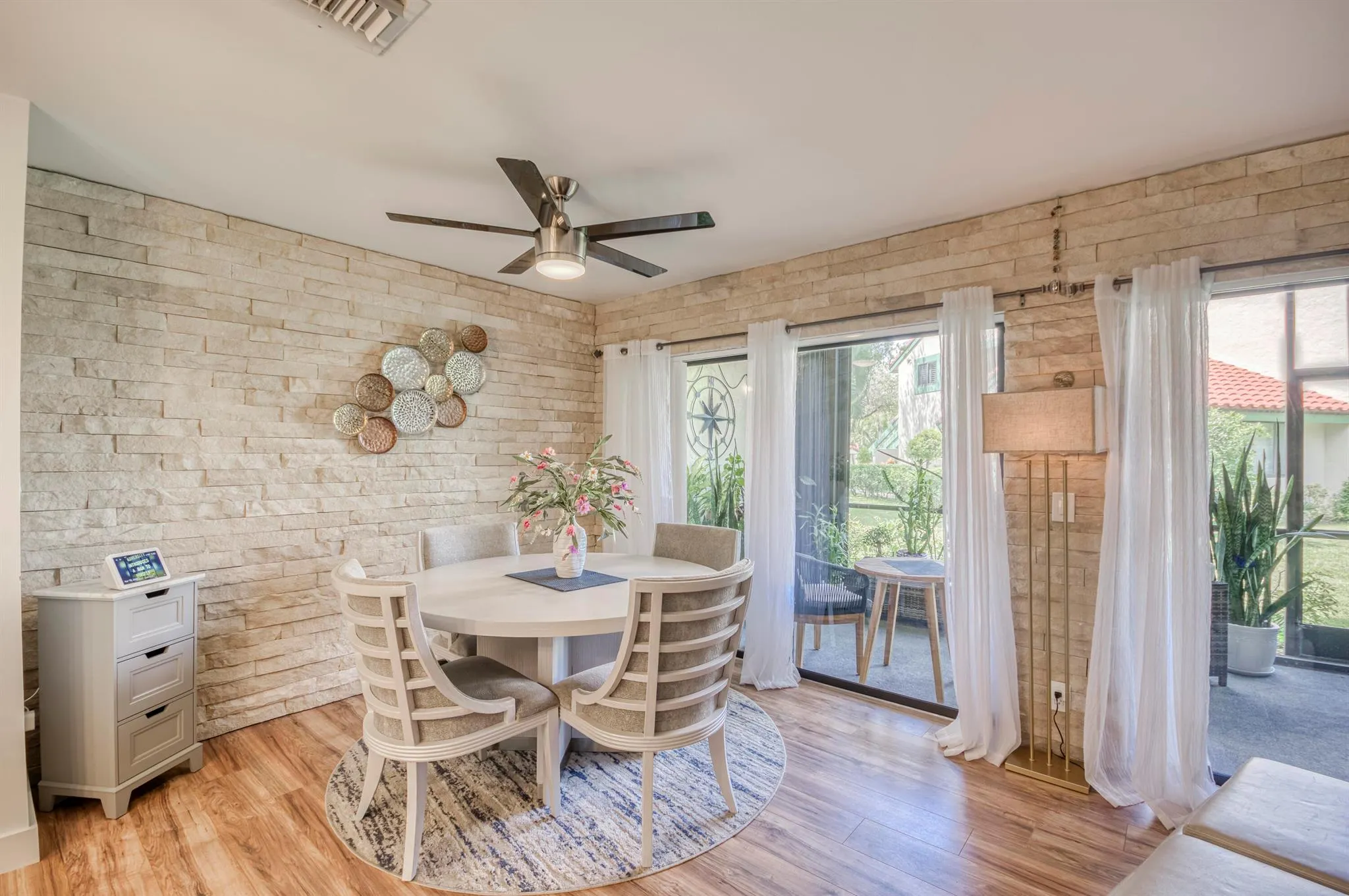24 Lexington Lane W, #B