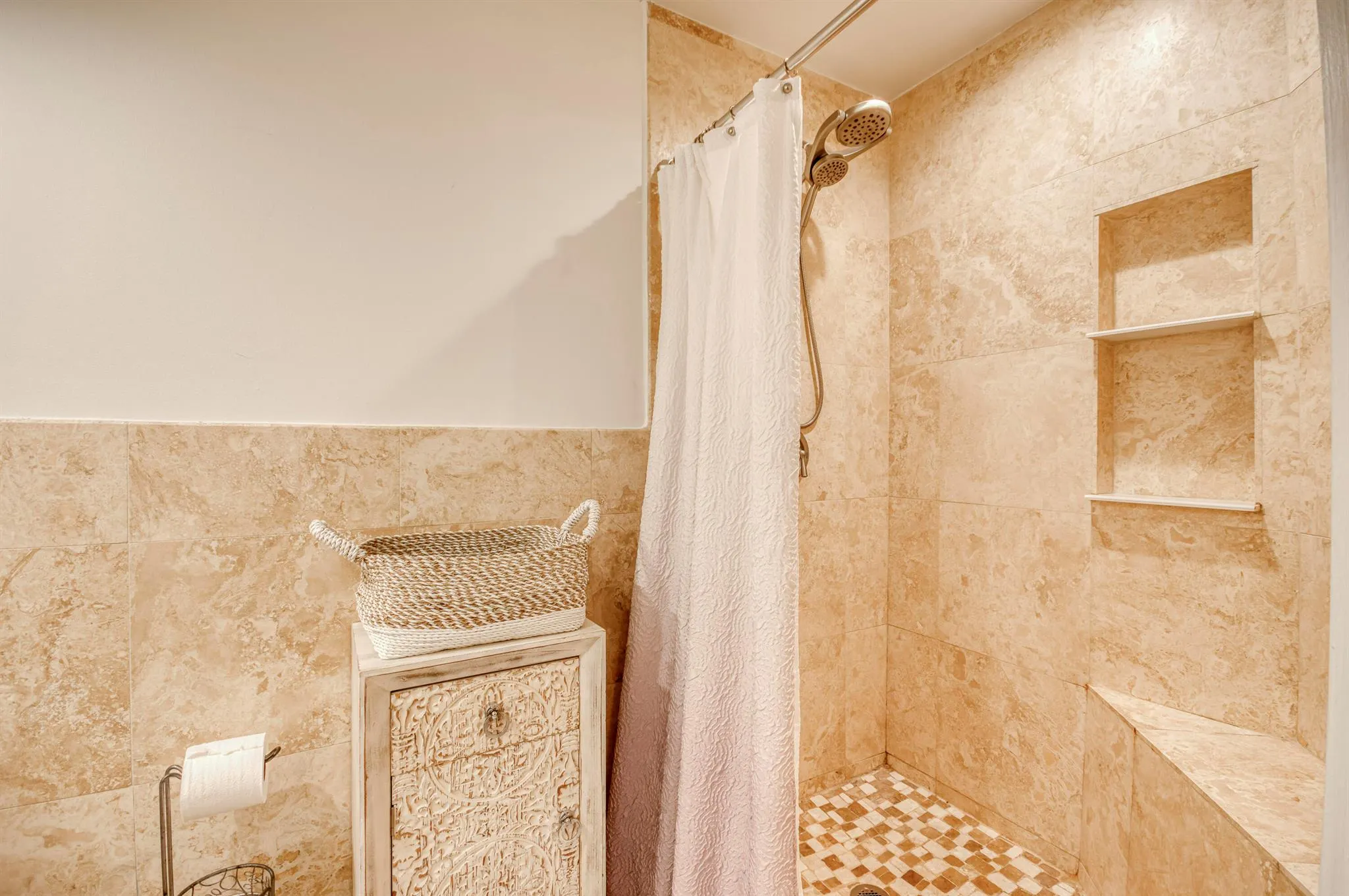 24 Lexington Lane W, #B