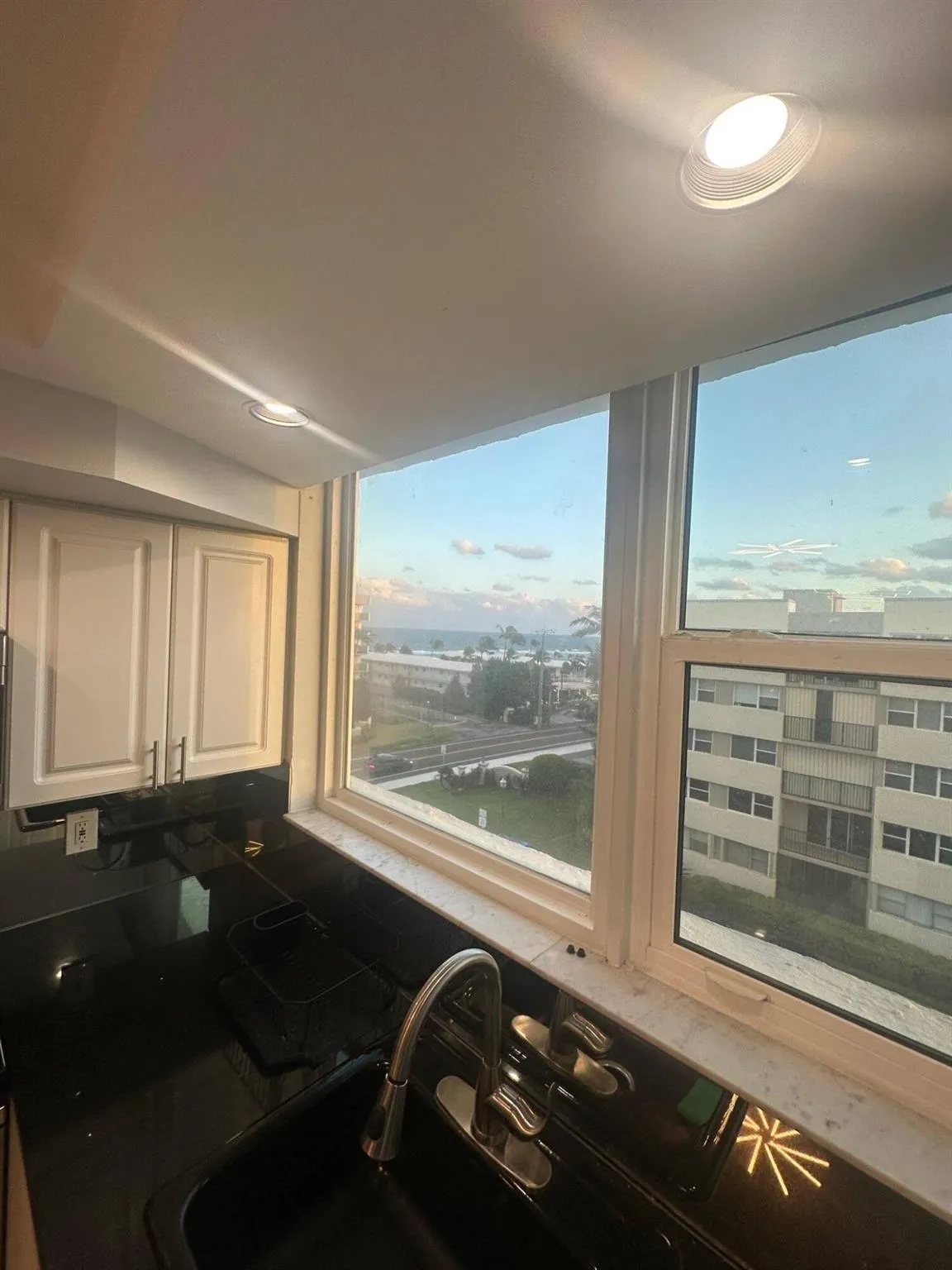 1238 Hillsboro Mile, #509