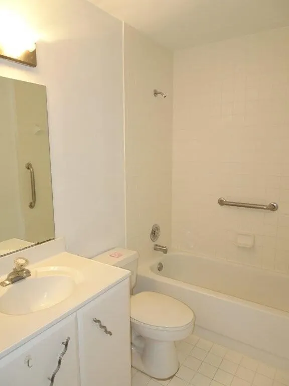 9637 Shadybrook Drive, #201