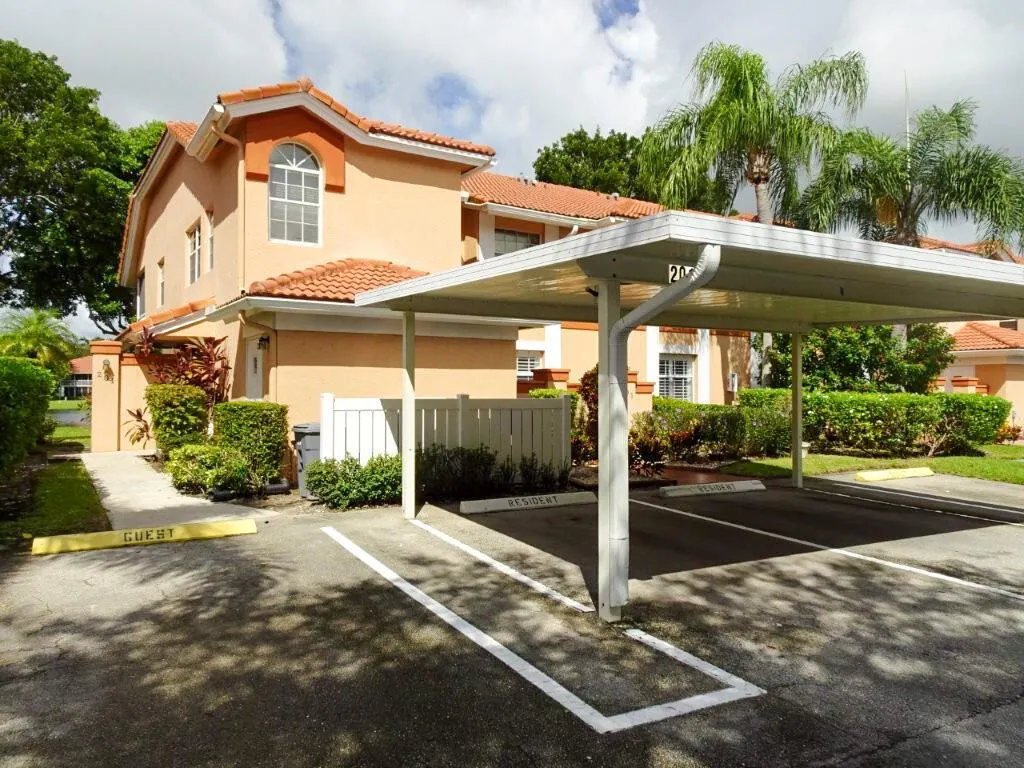 9637 Shadybrook Drive, #201