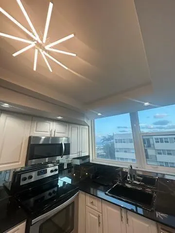 1238 Hillsboro Mile, #509