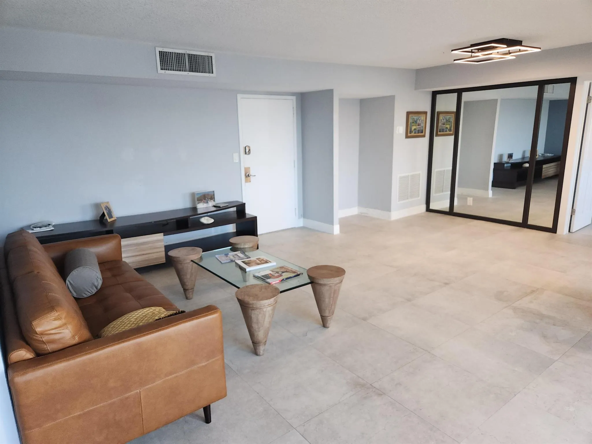 1238 Hillsboro Mile, #509